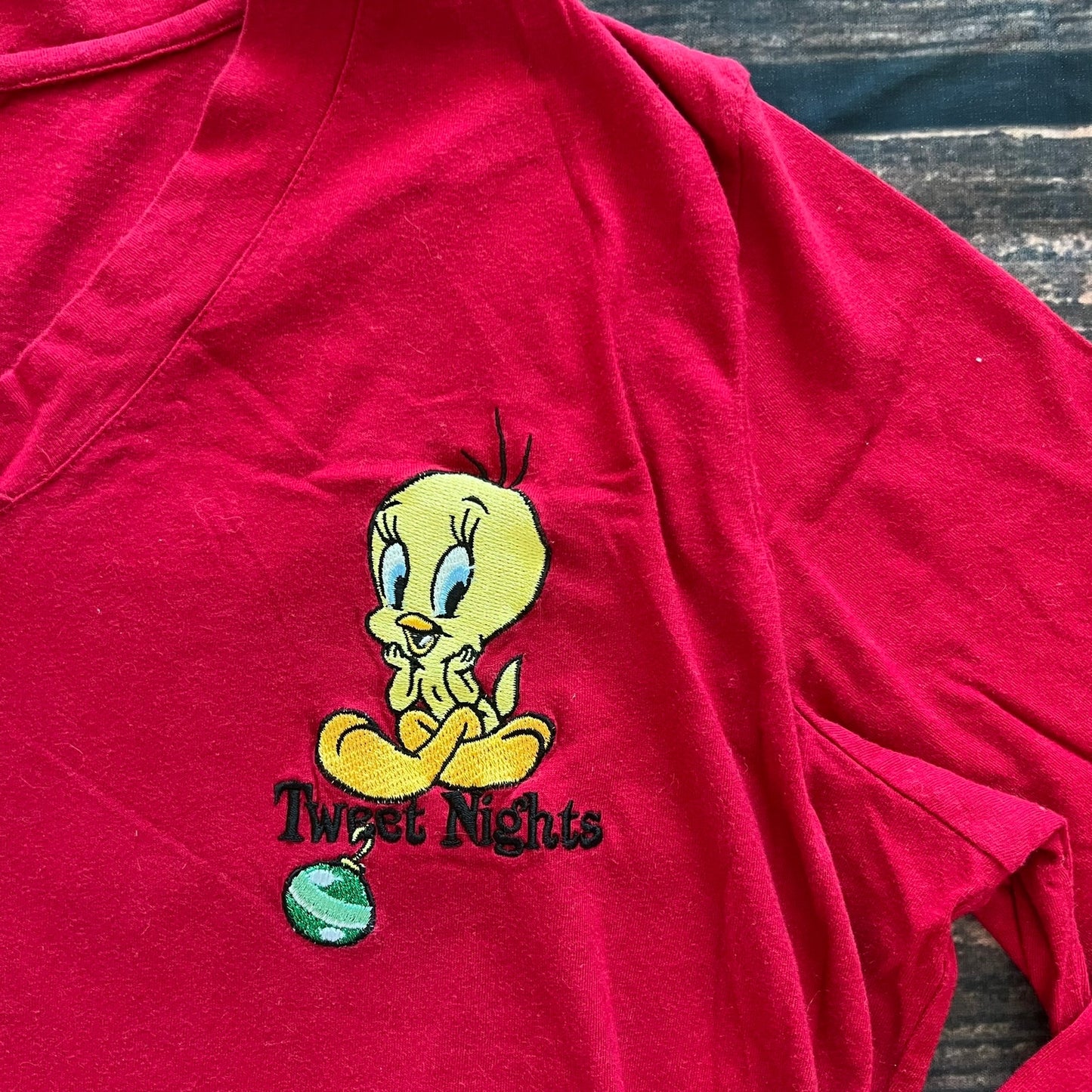 Vintage Warner Bros Women's XL Tweety Bird Red Long Sleeve Graphic T-Shirt