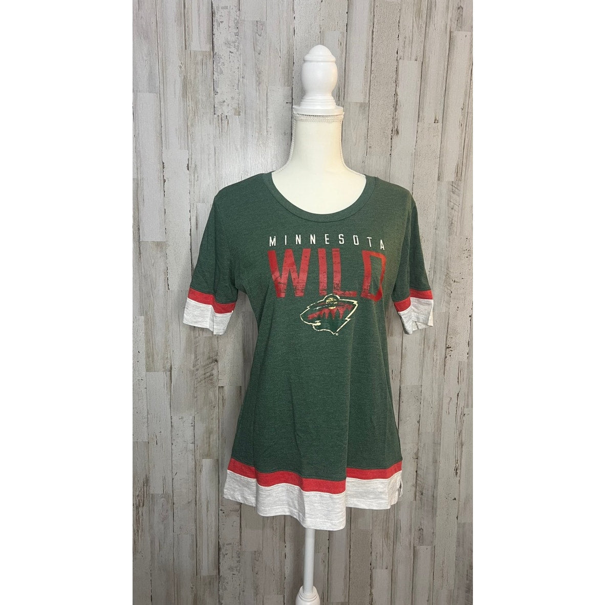 NWT Minnesota Wild Women's Graphic Tee Green Red Short Sleeve Size Medium