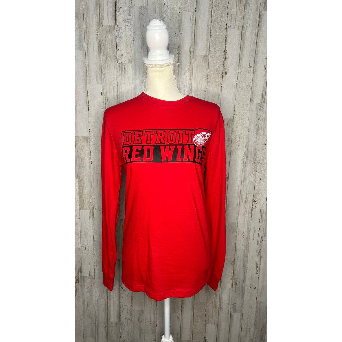 NWT Detroit Red Wings Men's Long Sleeve T-Shirt Red Size Small Graphic Print