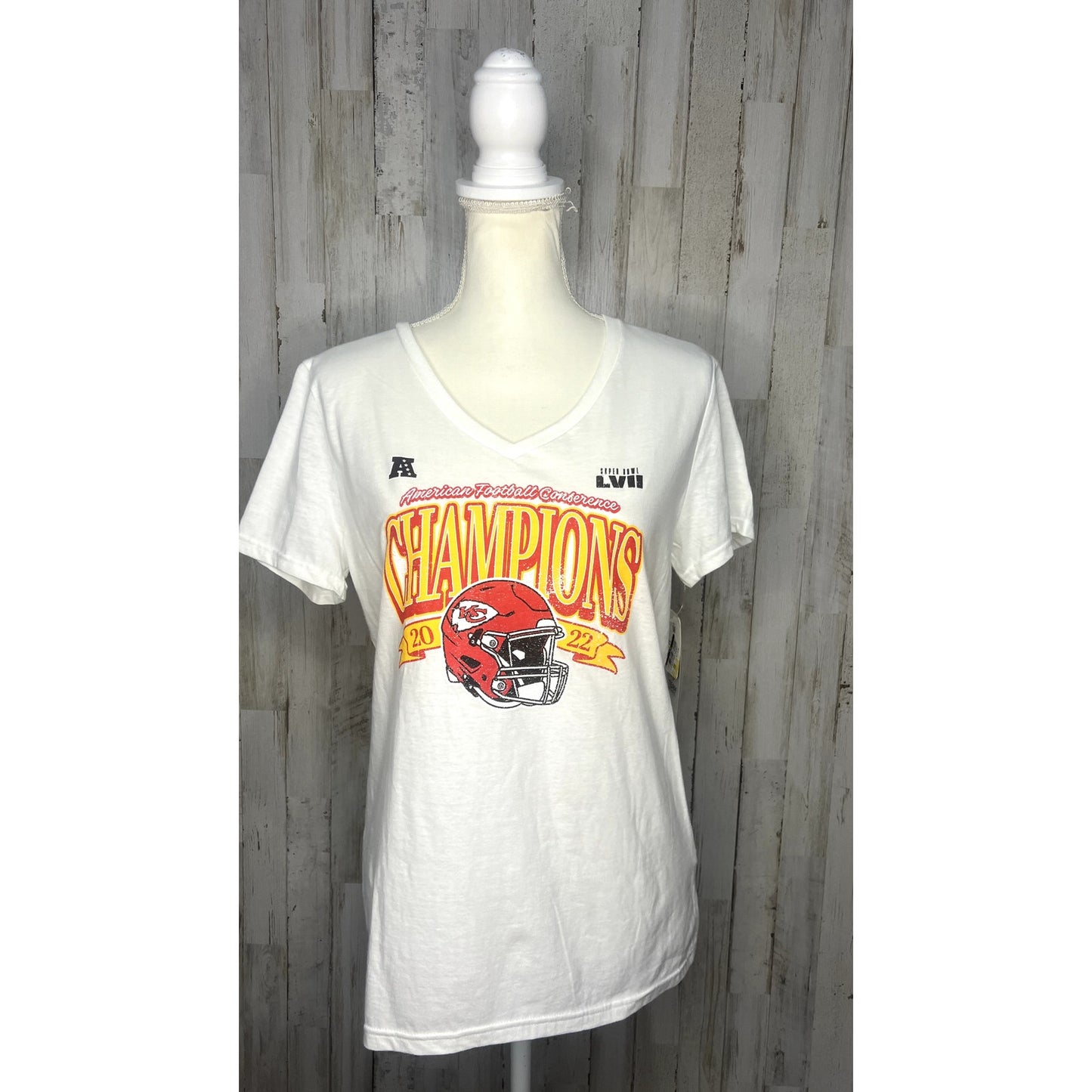 NWT Women's XL White Kansas City Chiefs Super Bowl LVII AFC Champions T-Shirt