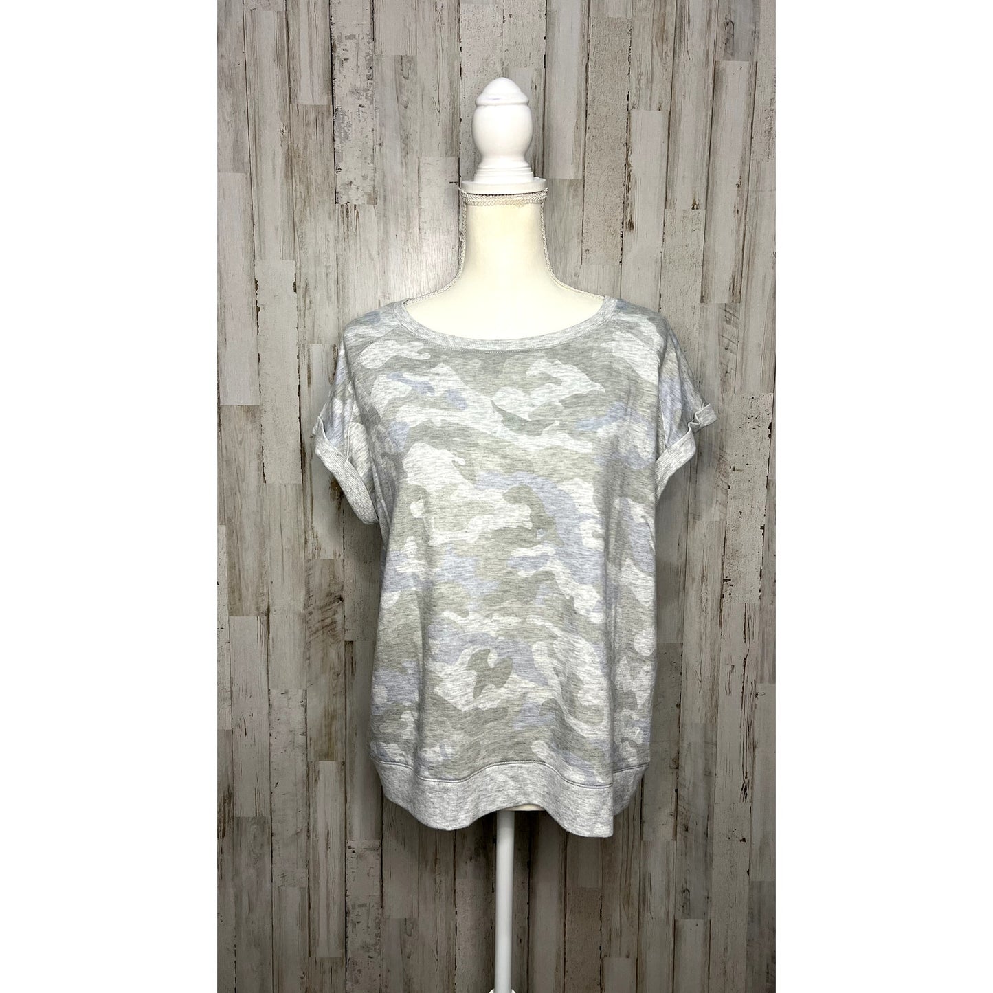 Jane and Delancey Women's Camo Pullover Top Gray Size Large Casual