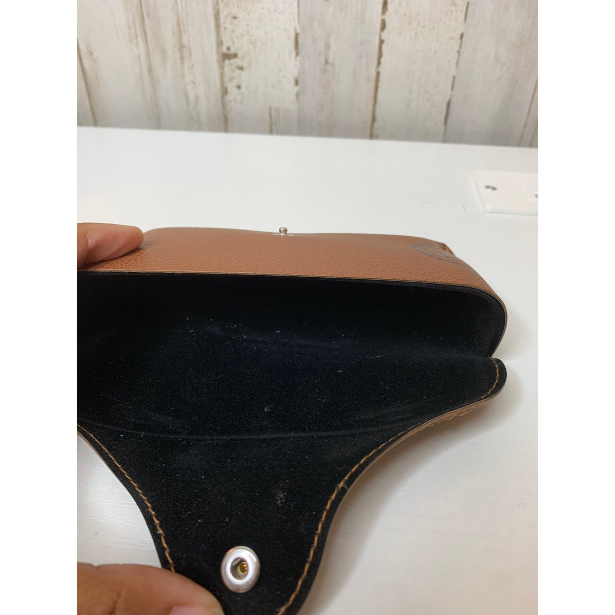 Ray-Ban Vintage Sunglasses Case Brown Snap Closure Black Lined Unisex