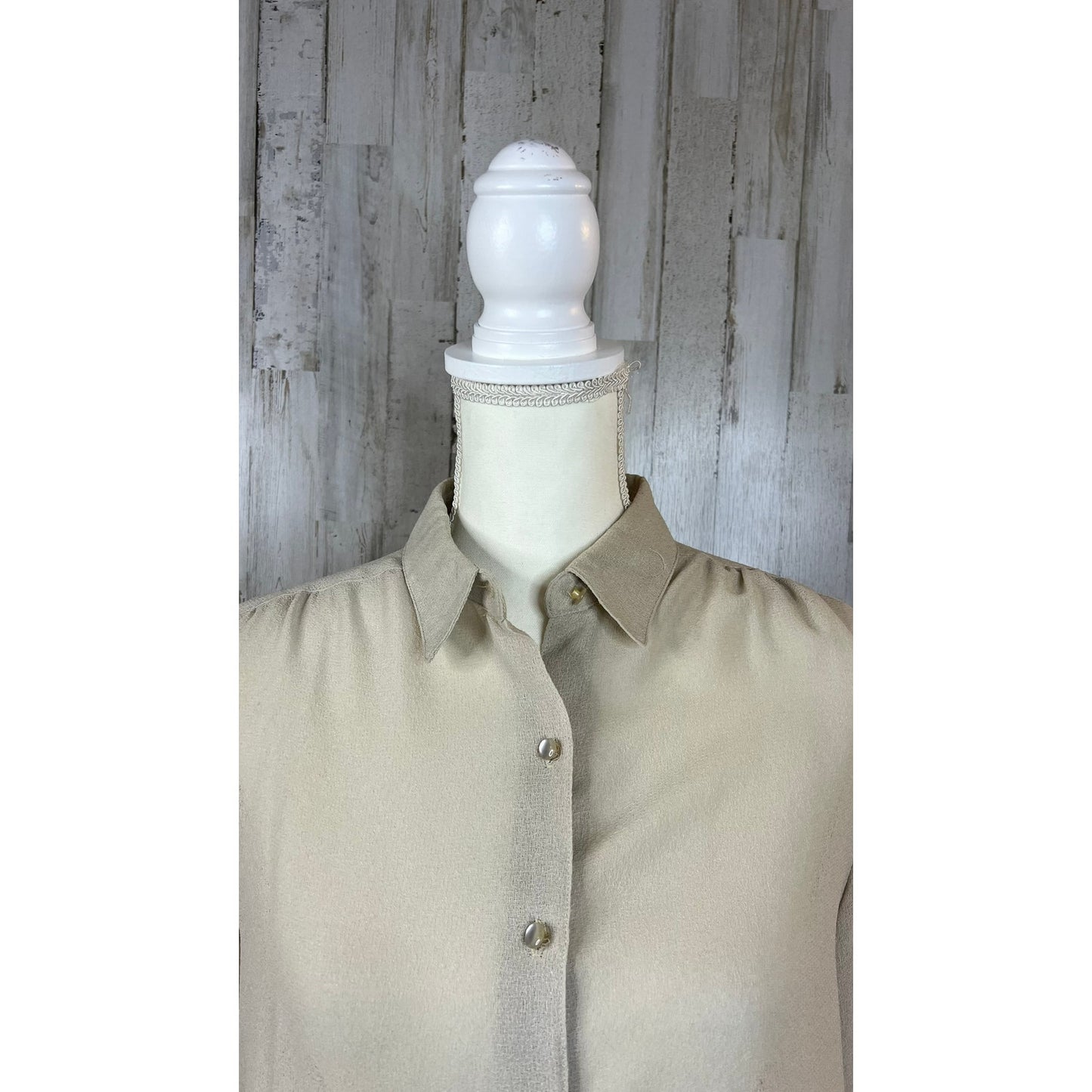 Vintage Chester Weinberg Women's 14 Beige Silk Button-Up Long Sleeve Blouse