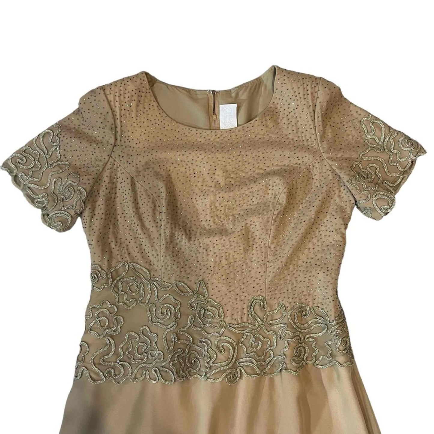 Forever Yours Short Sleeve Embroidered Lace Detail Round Neckline Dress Size 18