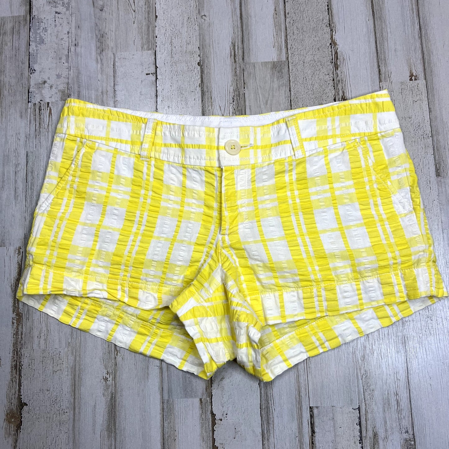 Lilly Pulitzer Women's Yellow Plaid Seersucker Chino Shorts Size 4 Casual