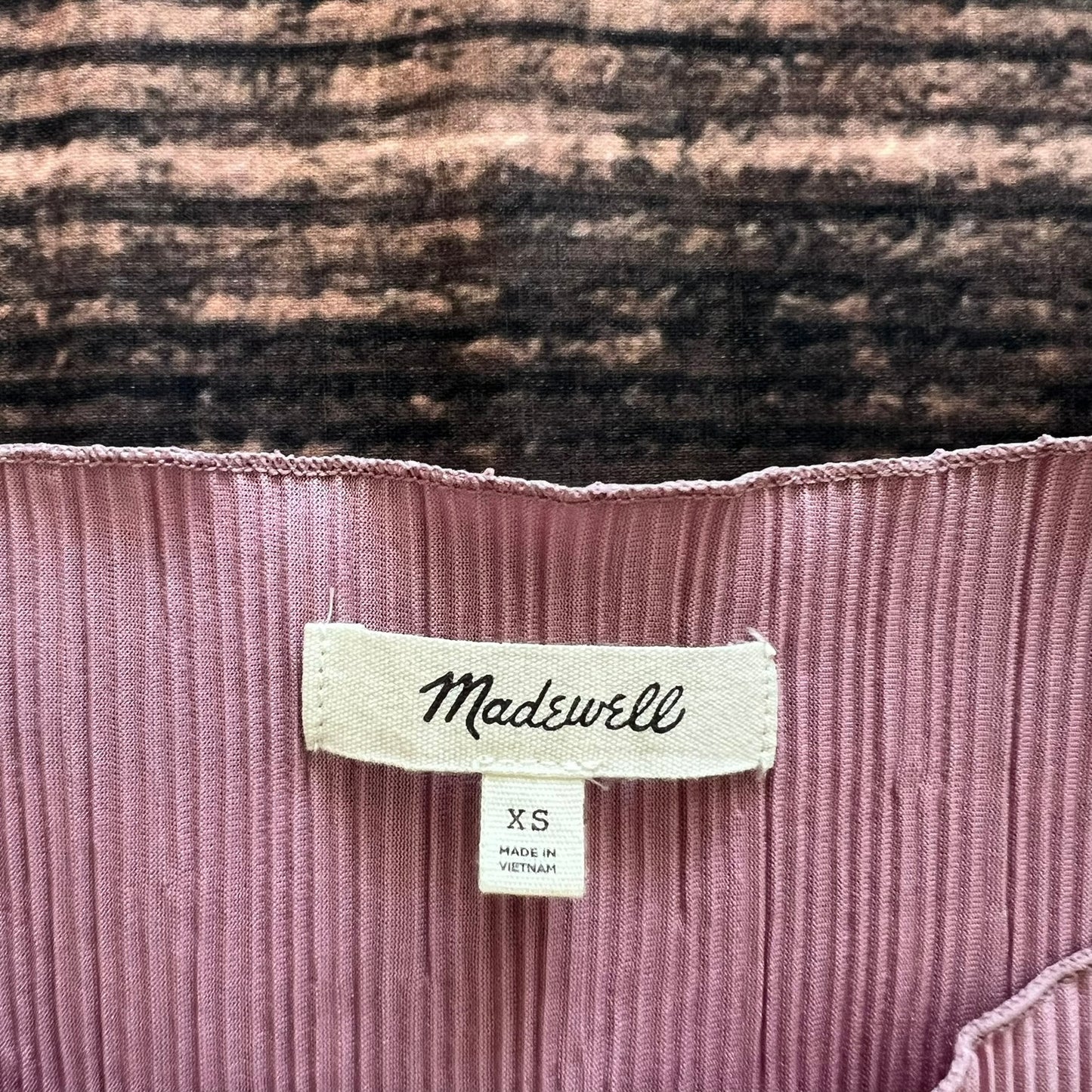 Madewell Women's XS Pink Micropleat Blouse Short Sleeve Relaxed Fit