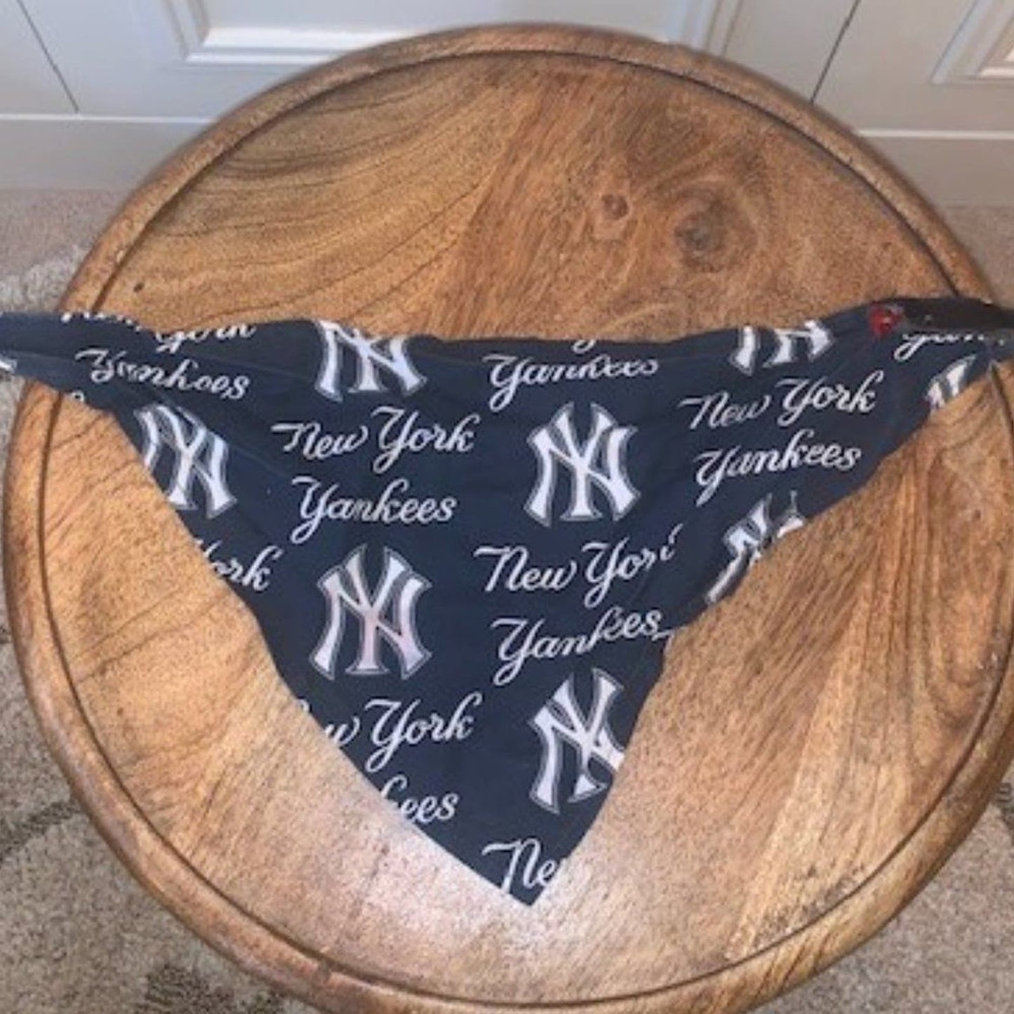 HOST PICK! New York Yankees dog bandana