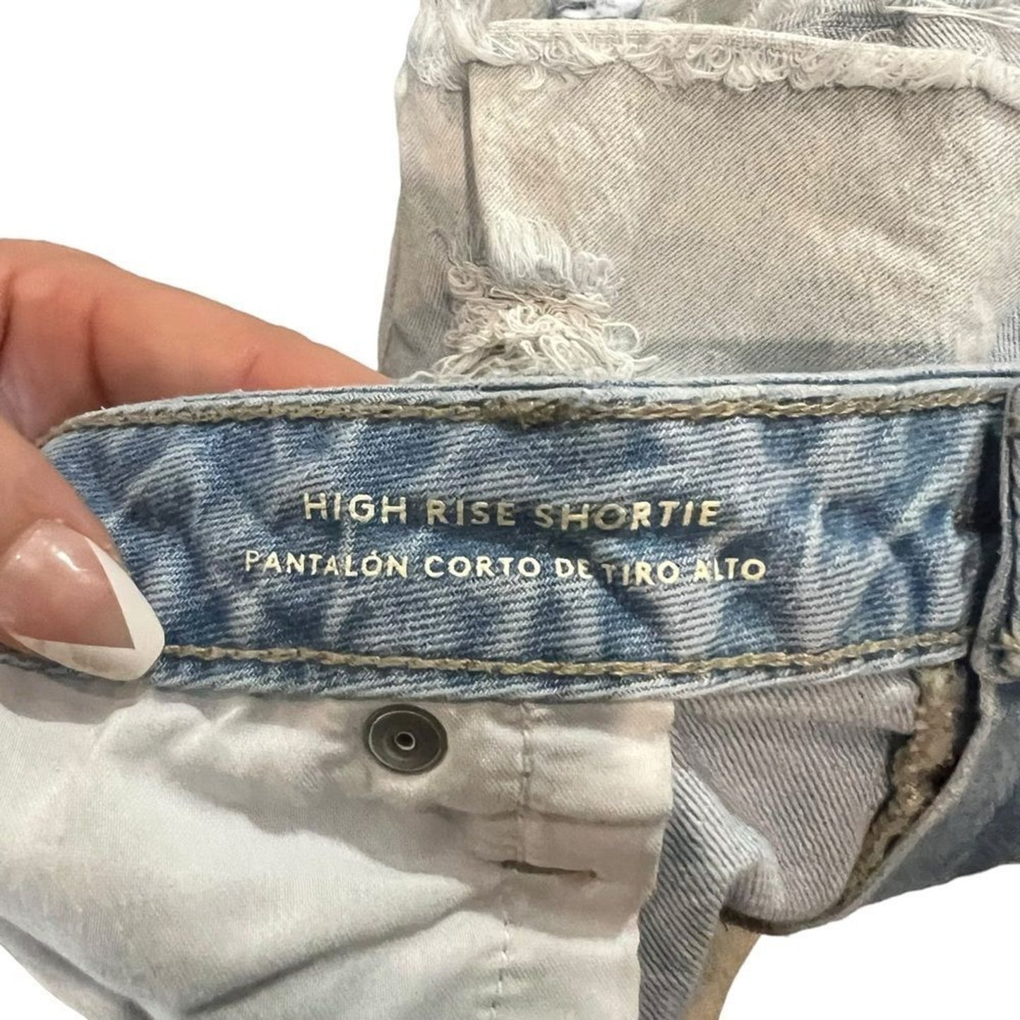 Universal Thread Shorts Womens Size 14 Blue High Rise Cut-Off Light Wash