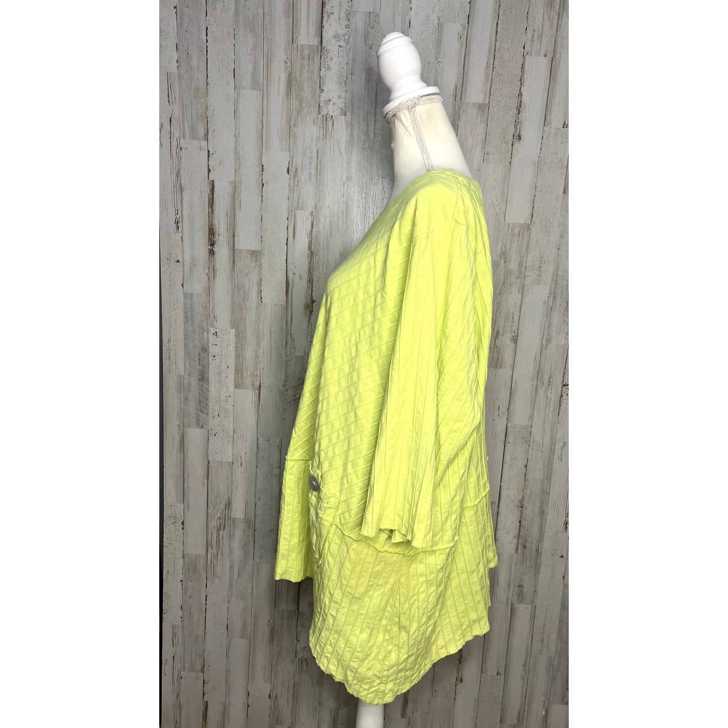 Lulu B Women's Size 1X Lime Green 3/4 Sleeve Tunic Blouse