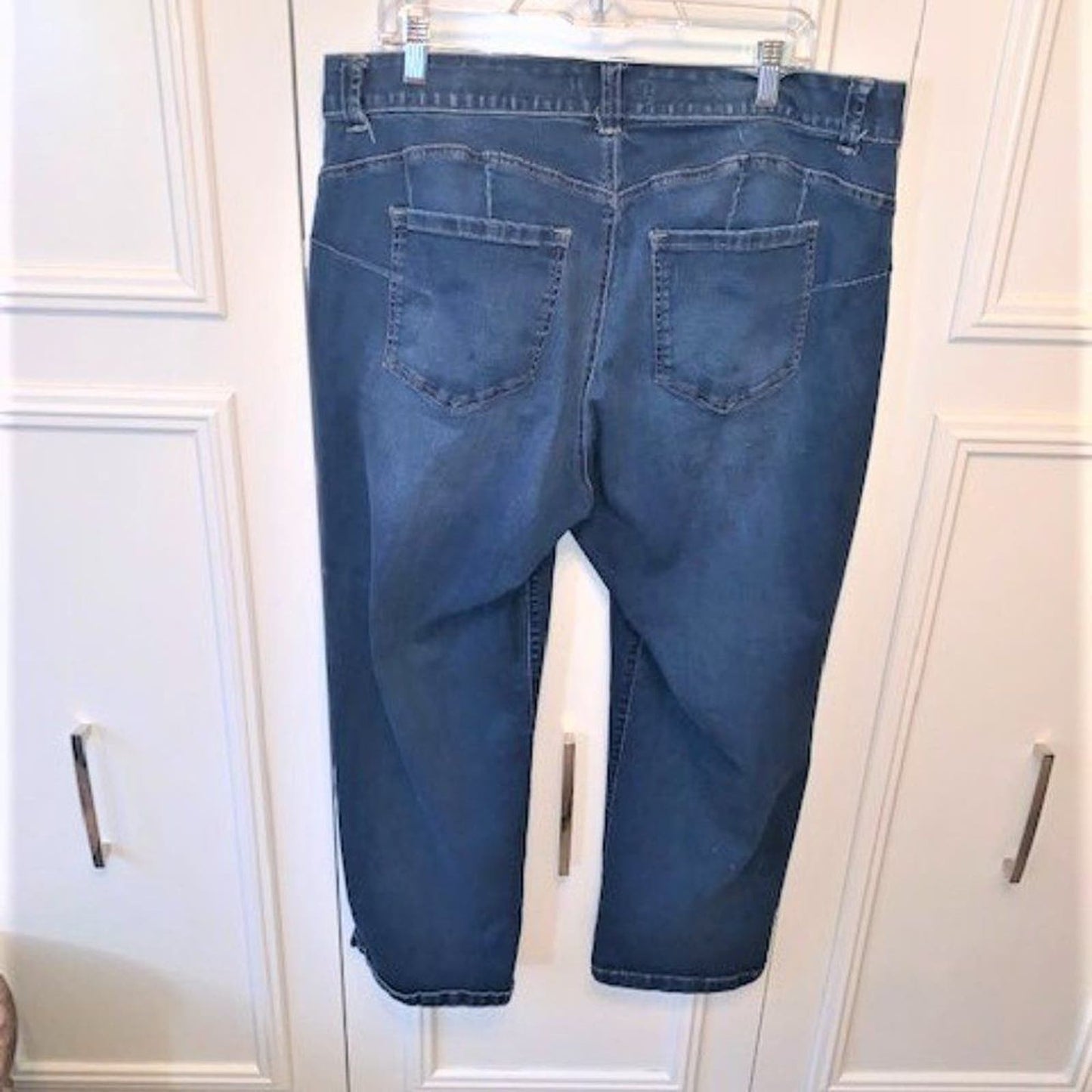 Code Bleu straight leg jeans w/body sculpt