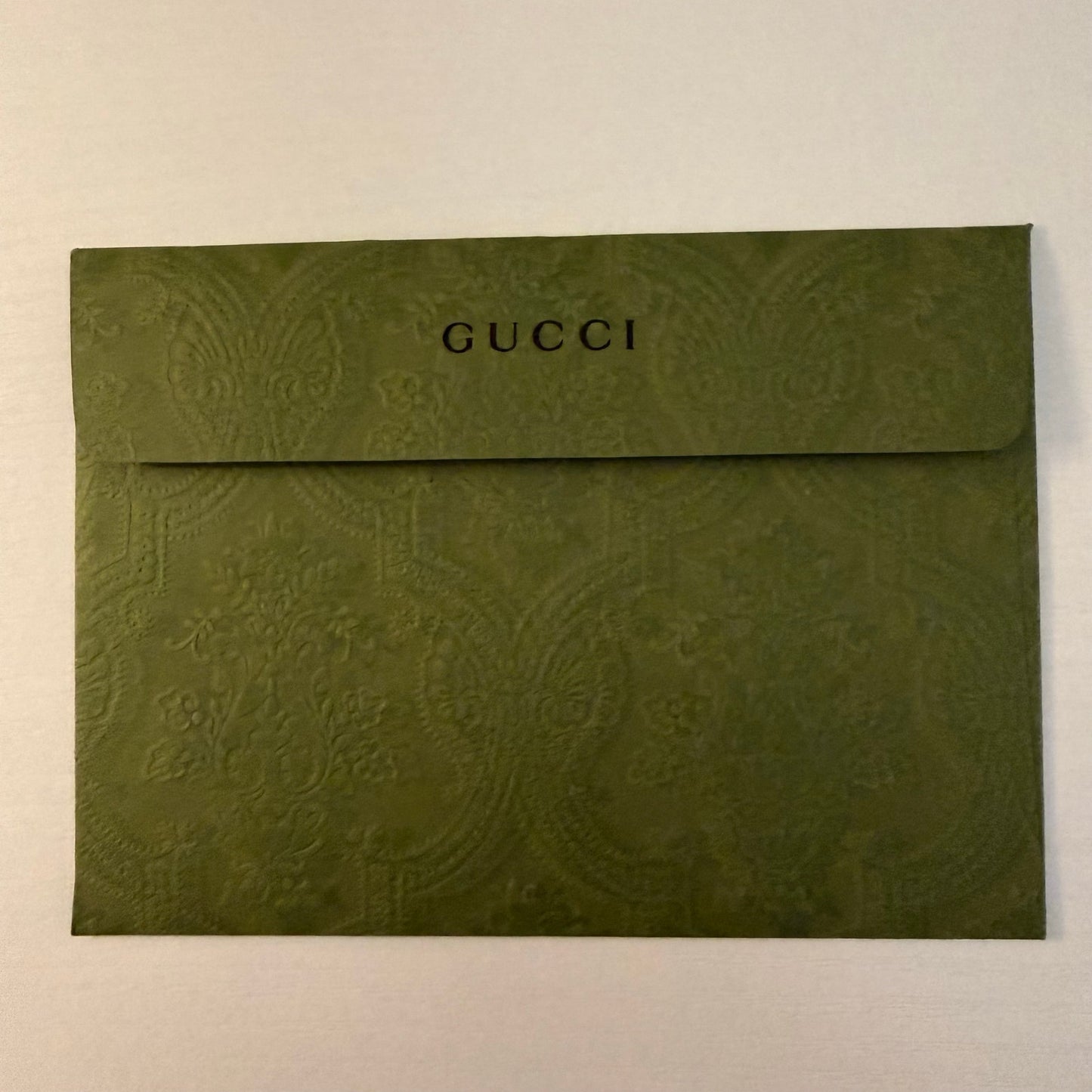 Gucci Envelope Gift Card Holder Olive Green Embossed Floral GUCCI Logo