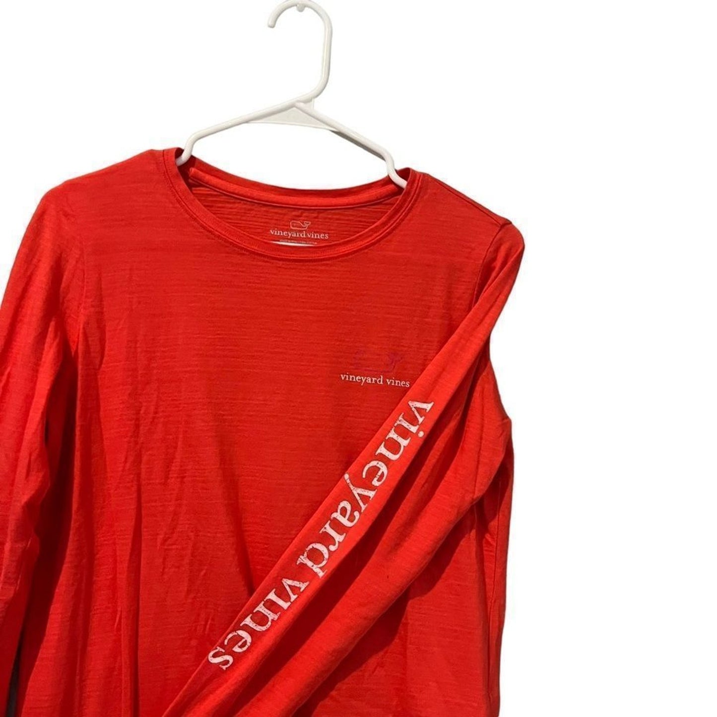 Vineyard Vines T-Shirt Womens XS Red Long Sleeve Crew Neck Whale Graphic