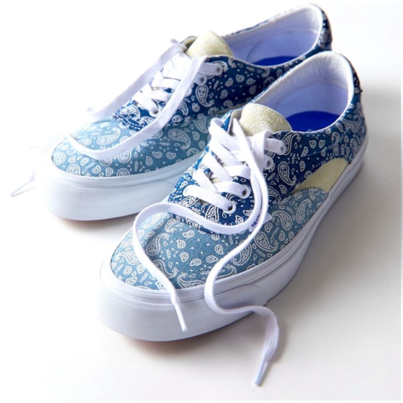 Vans Acer Ni SP Blue Paisley Bandana Print Ultracush Sneakers Women’s Size 6