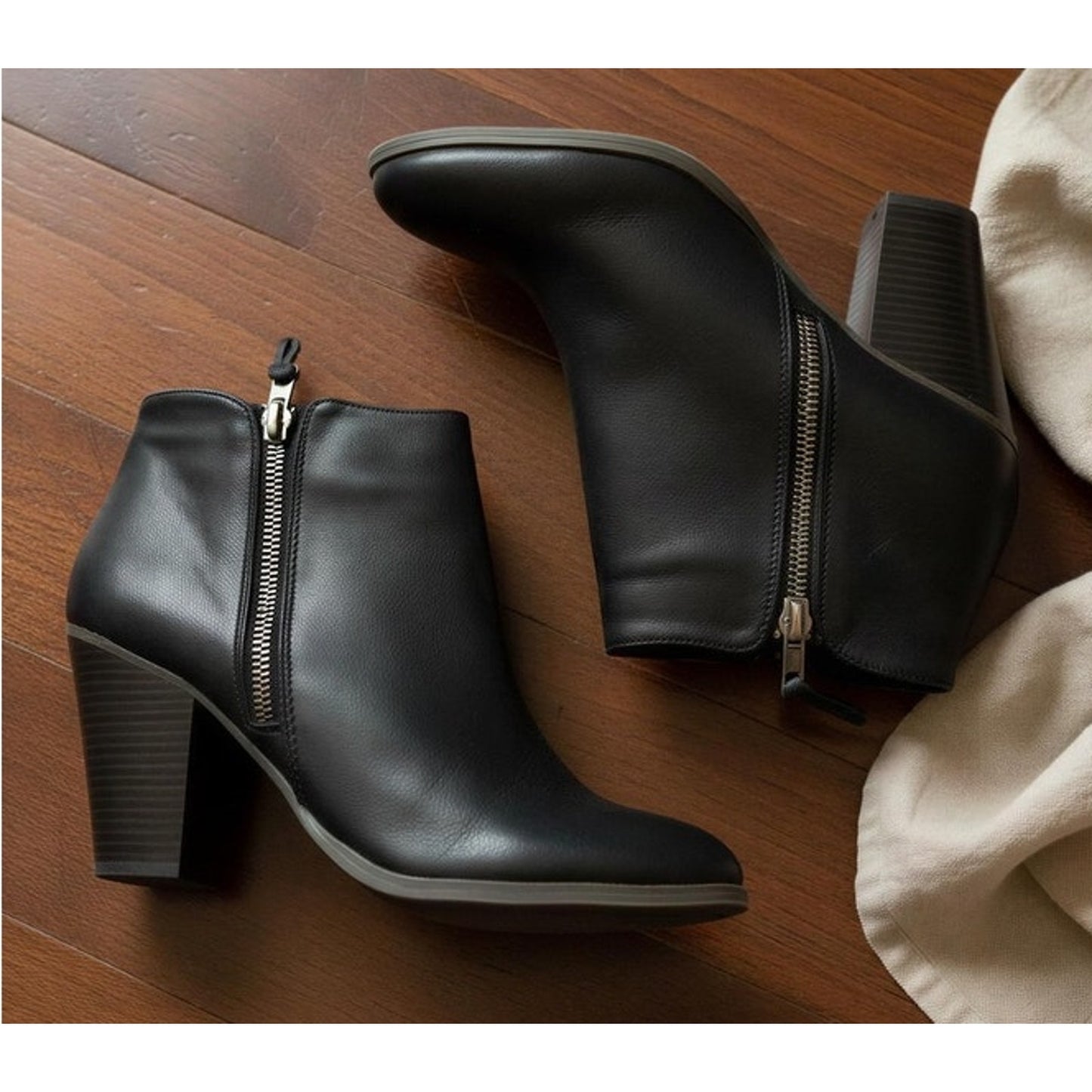 Charlotte Russe Women's Ankle Booties Black Side Zip Block Heel Size 9
