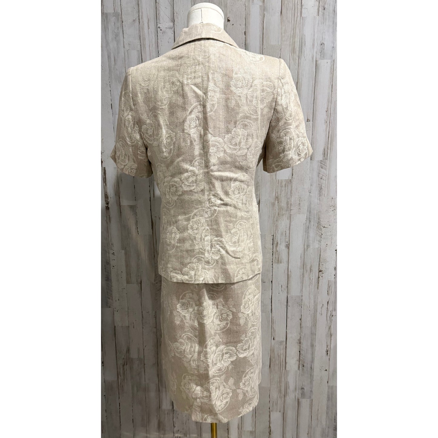 Harve Benard Collection Skirt Suit Womens Petite 8P Beige Floral 2pc Set