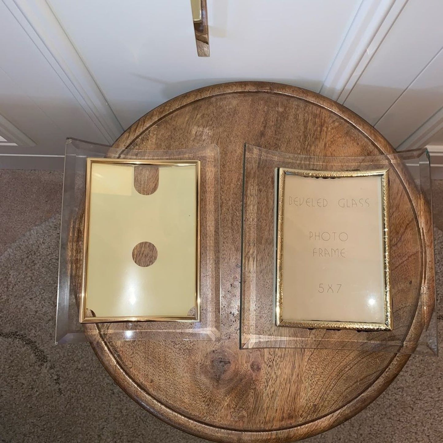 Elegant Set of 2 picture frames - timeless charm!