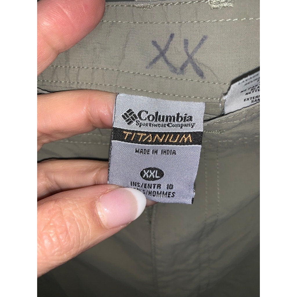 Columbia Men's Cargo Shorts 2XL Beige Lightweight Summer Casual