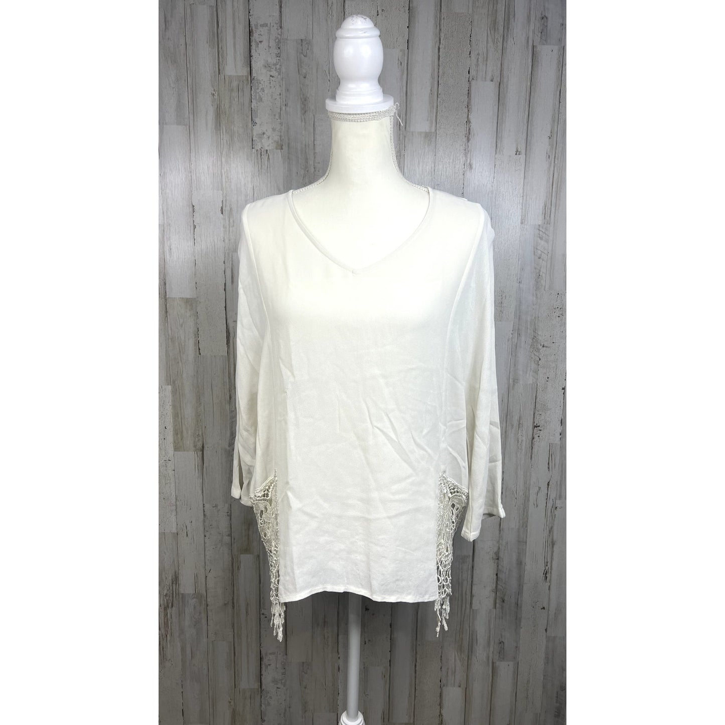 Chico's Women's White Lace-Hem Dolman Sleeve Blouse Size 1 Casual Spring Top