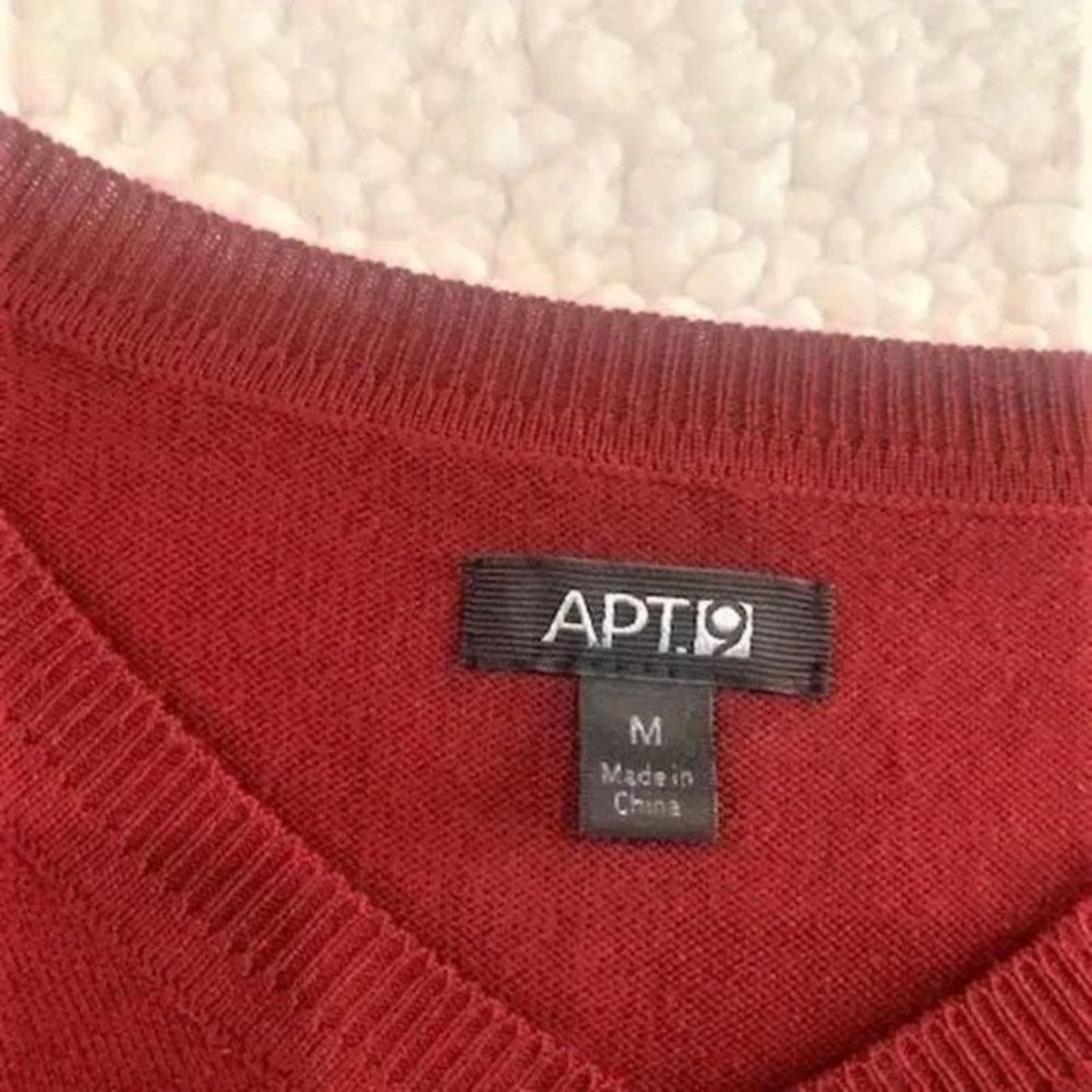 APT.9 Long Sleeve V-Neck Ribbed Cuffs Sweater Size Medium