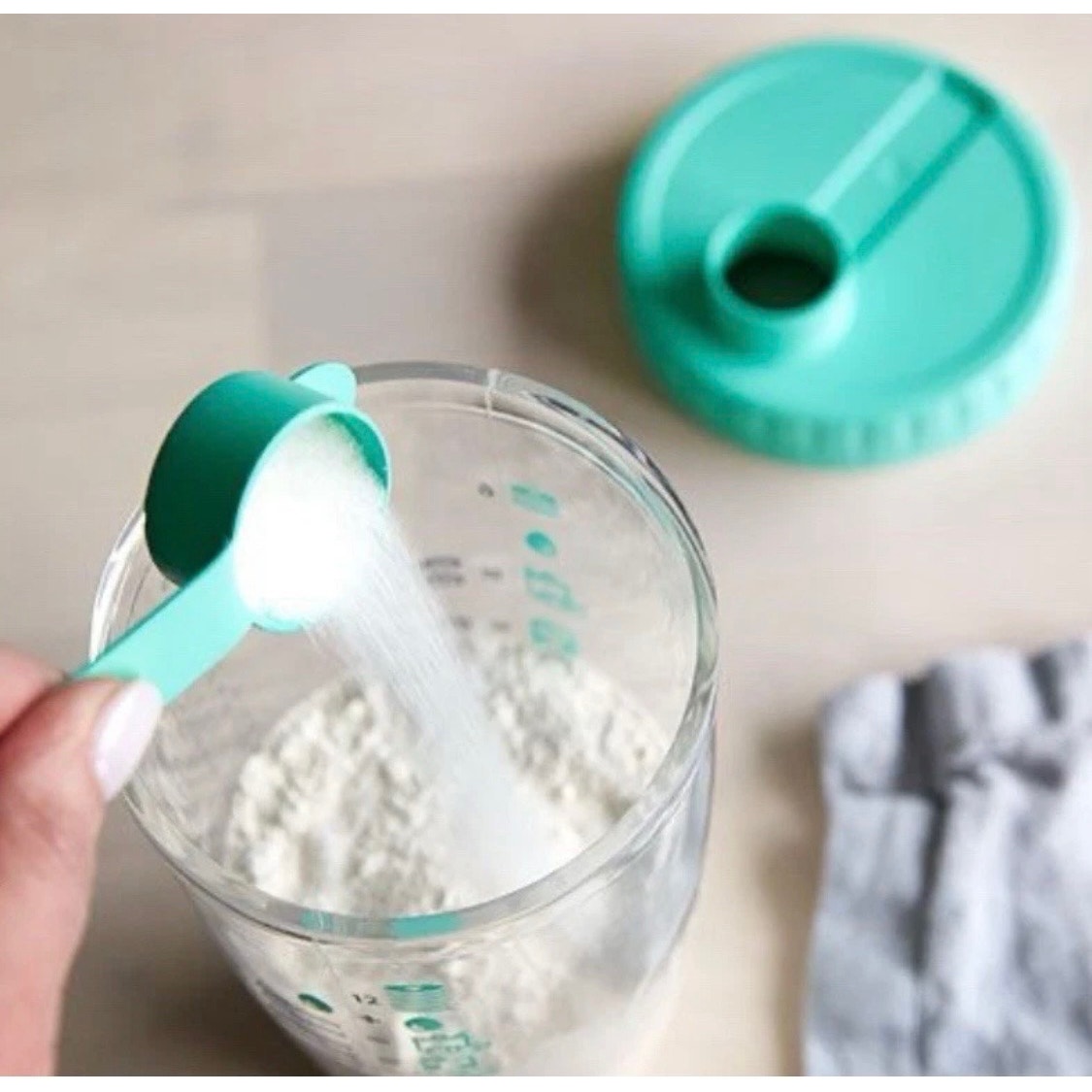 Pampered Chef Pancake Batter Shaker Waffle Mixer Bottle w/ Mixing Ball