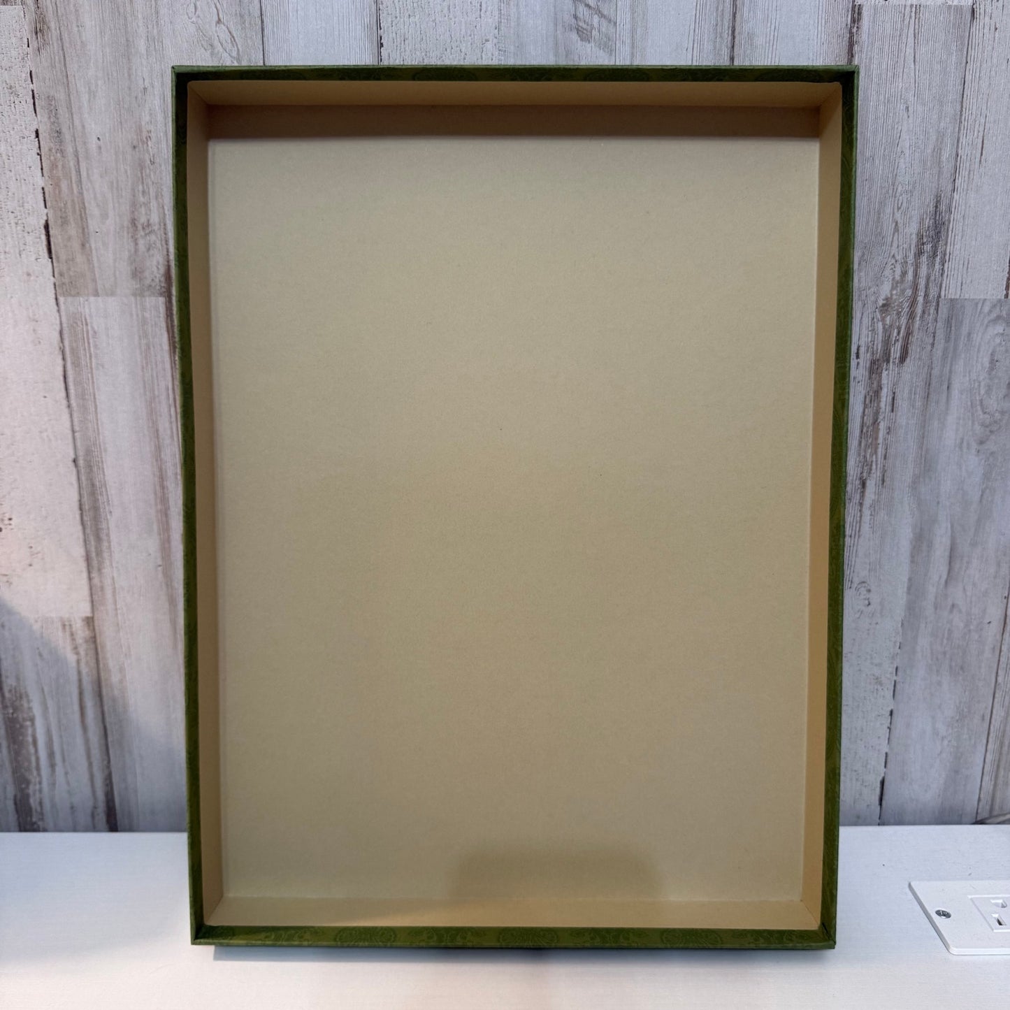 Gucci Gift Box Storage Box Green Embossed 16 x 12 x 2 Authentic Packaging