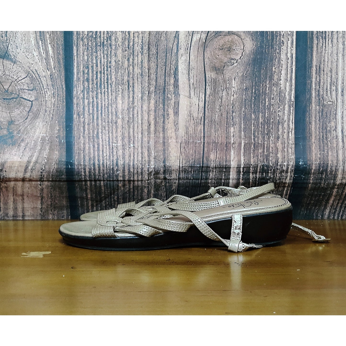 Clarks Womens Slingback Sandals Beige Strappy Low Wedge 8