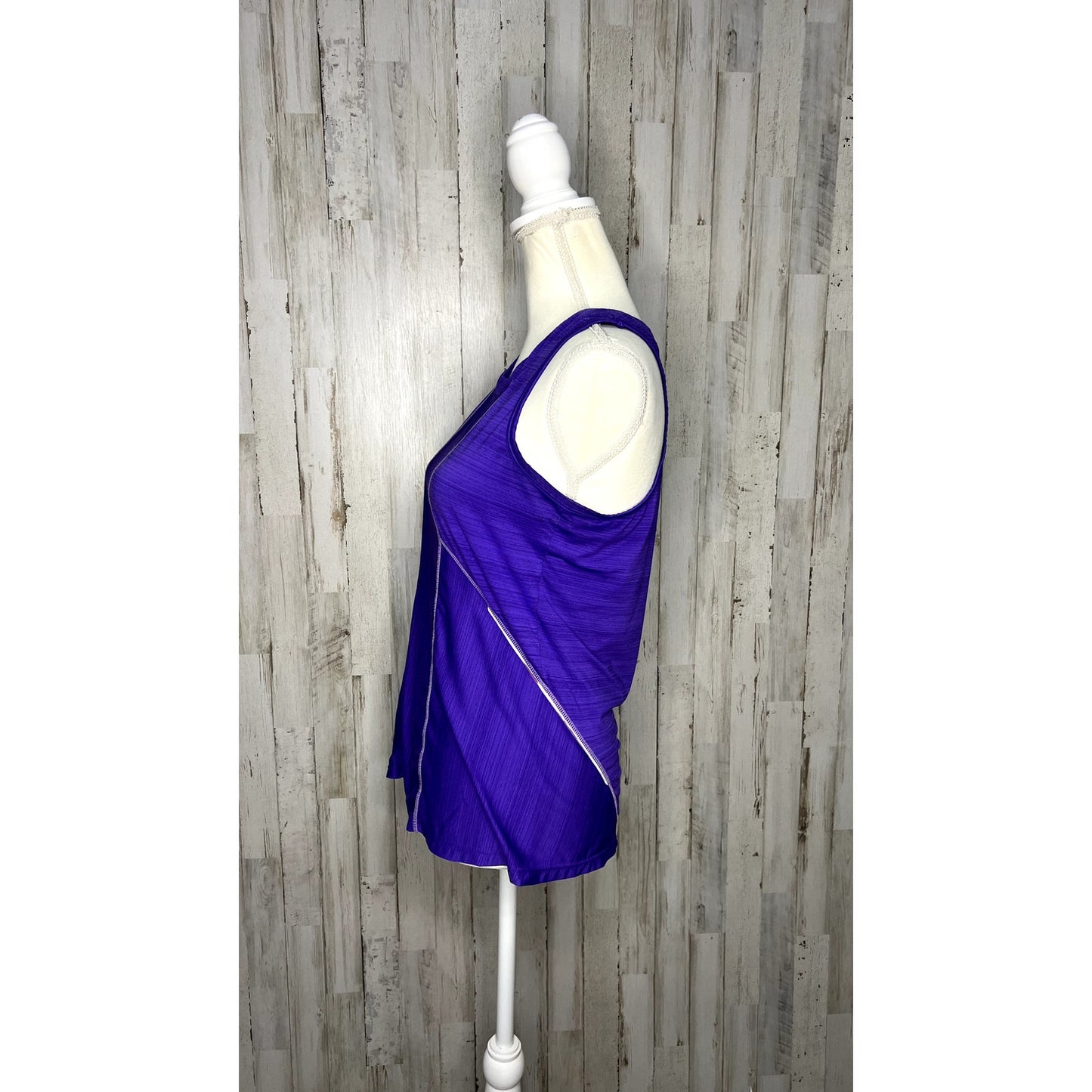 Athleta Women's Purple Run On Tank Top Size Medium Sleeveless Lightweight