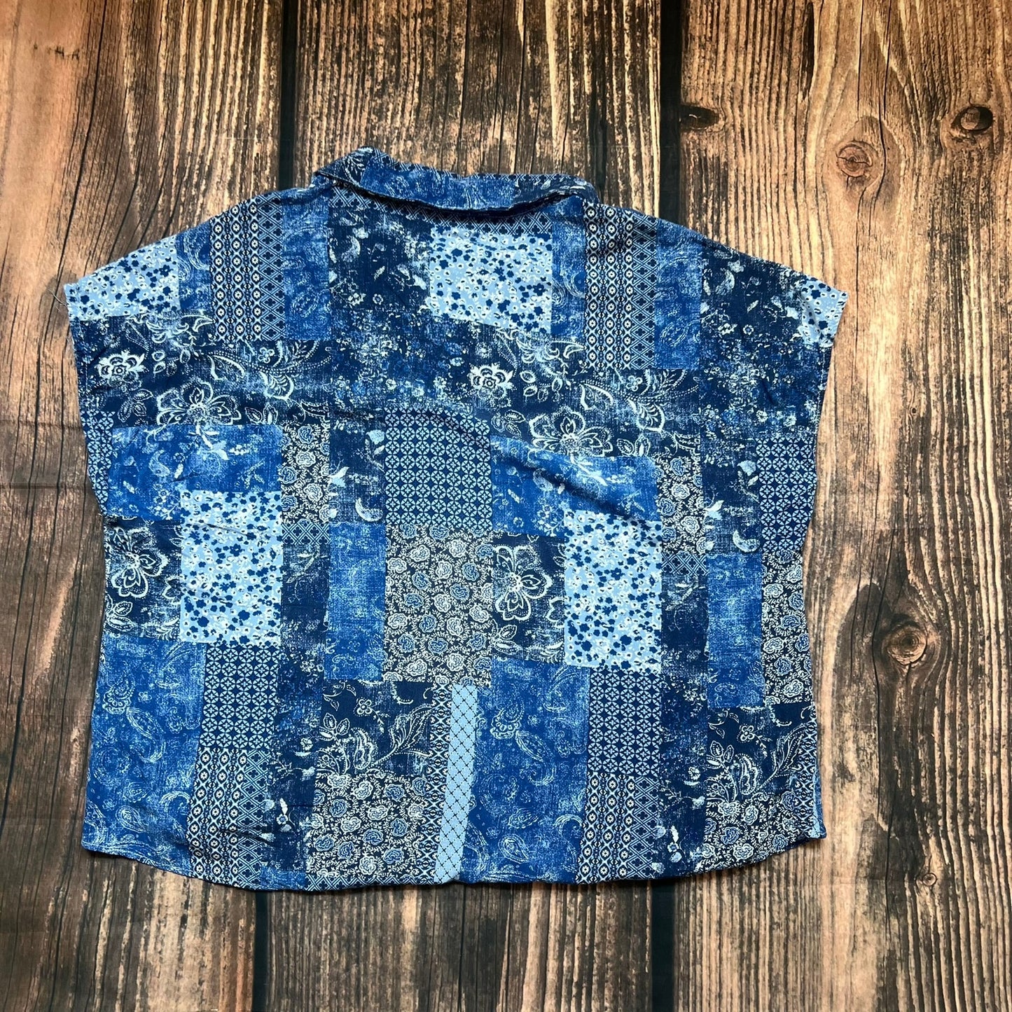 Bailey & Chloe Women's XL Blue Patchwork Short Sleeve Flowy Button Up Blouse