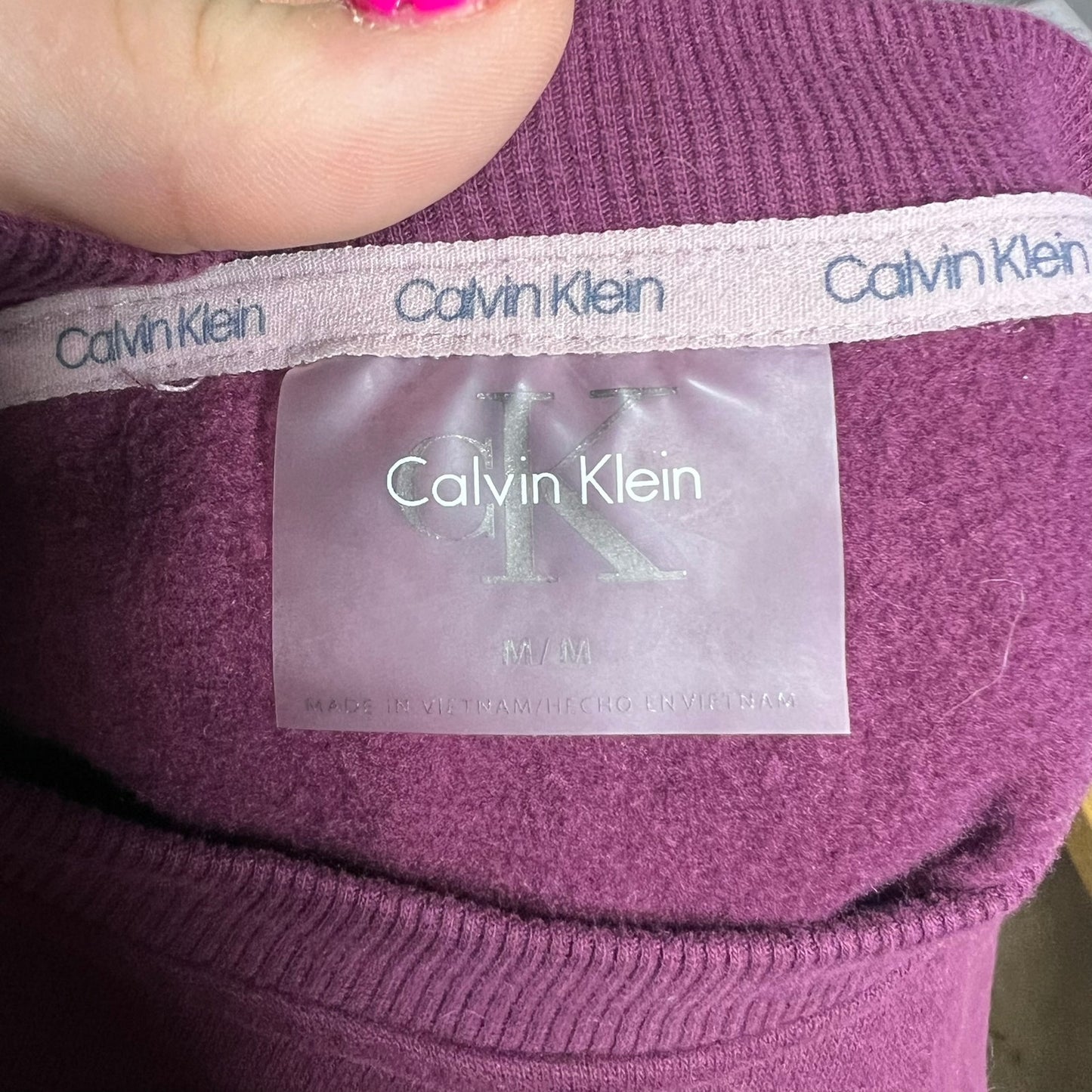 Calvin Klein Women's Medium Maroon Crewneck Long Sleeve Cotton Sweatshirt