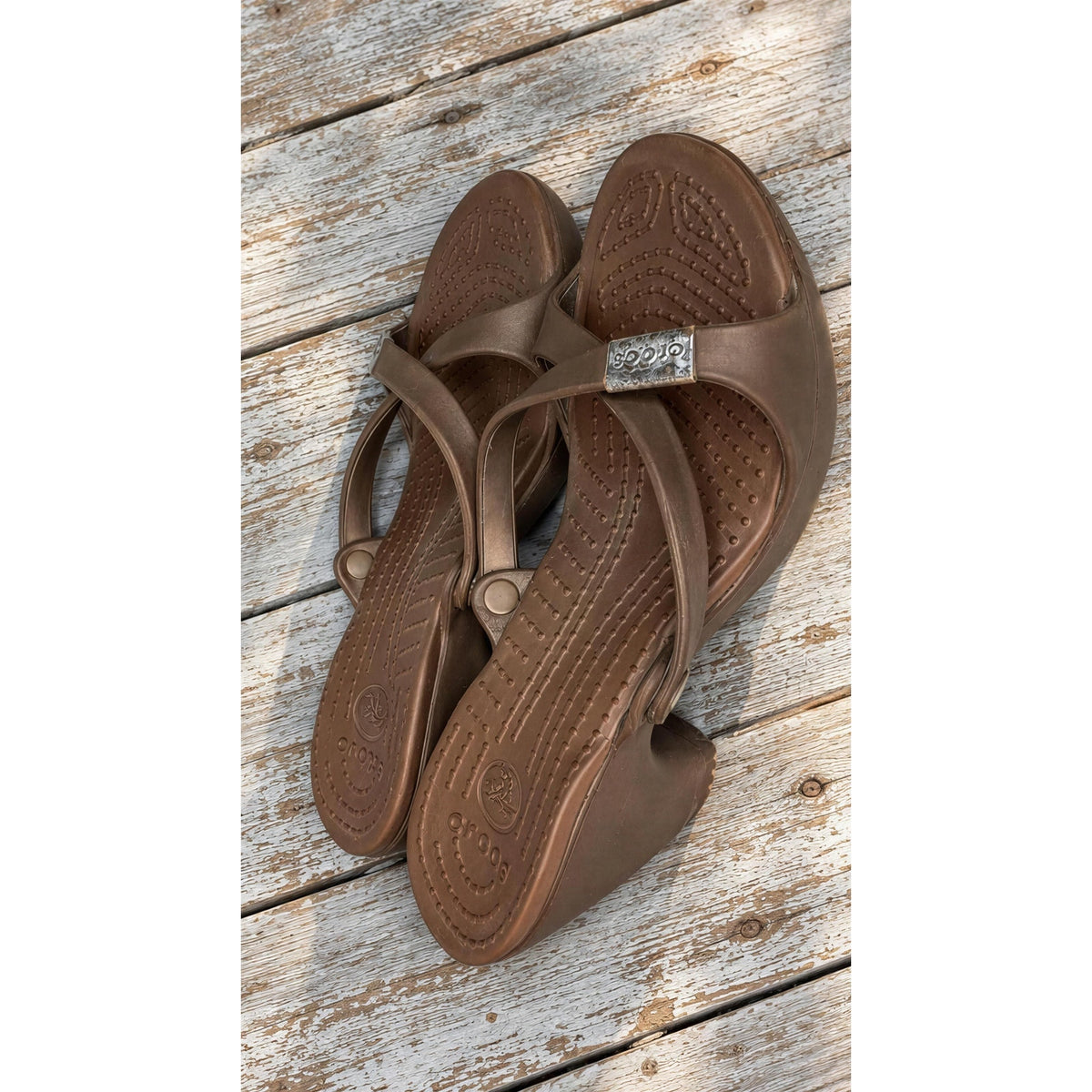 Crocs Cyprus Wedge Sandals Womens Size 8 Brown Slip On Crisscross Strap