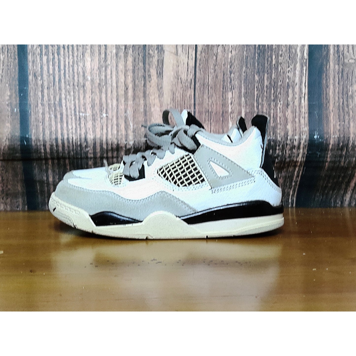 Jordan Air Jordan 4 Retro Military Black GS Sneakers White Black Grey