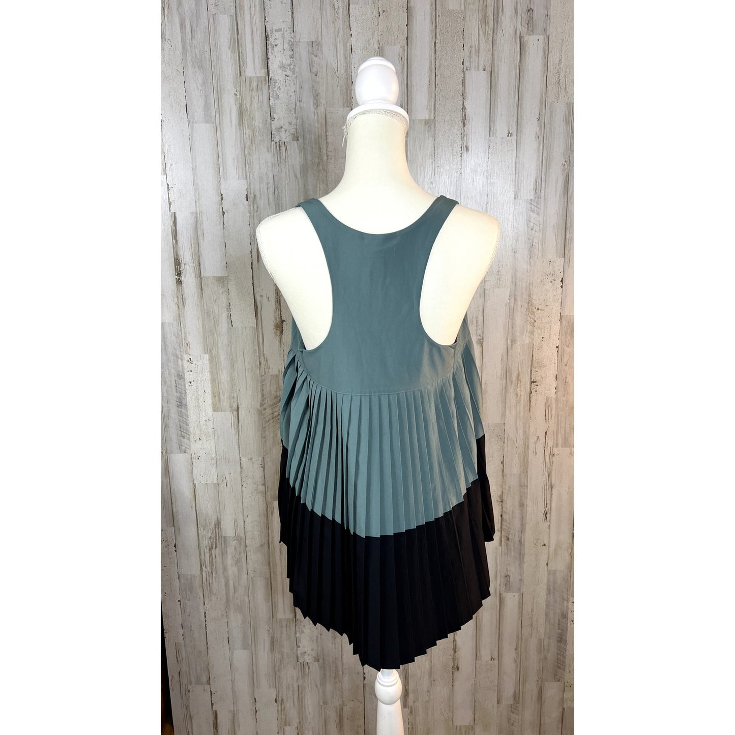 NWT Athleta Women's Small Pleated Deep Ocean Teal Sleeveless V-Neck Tank Top