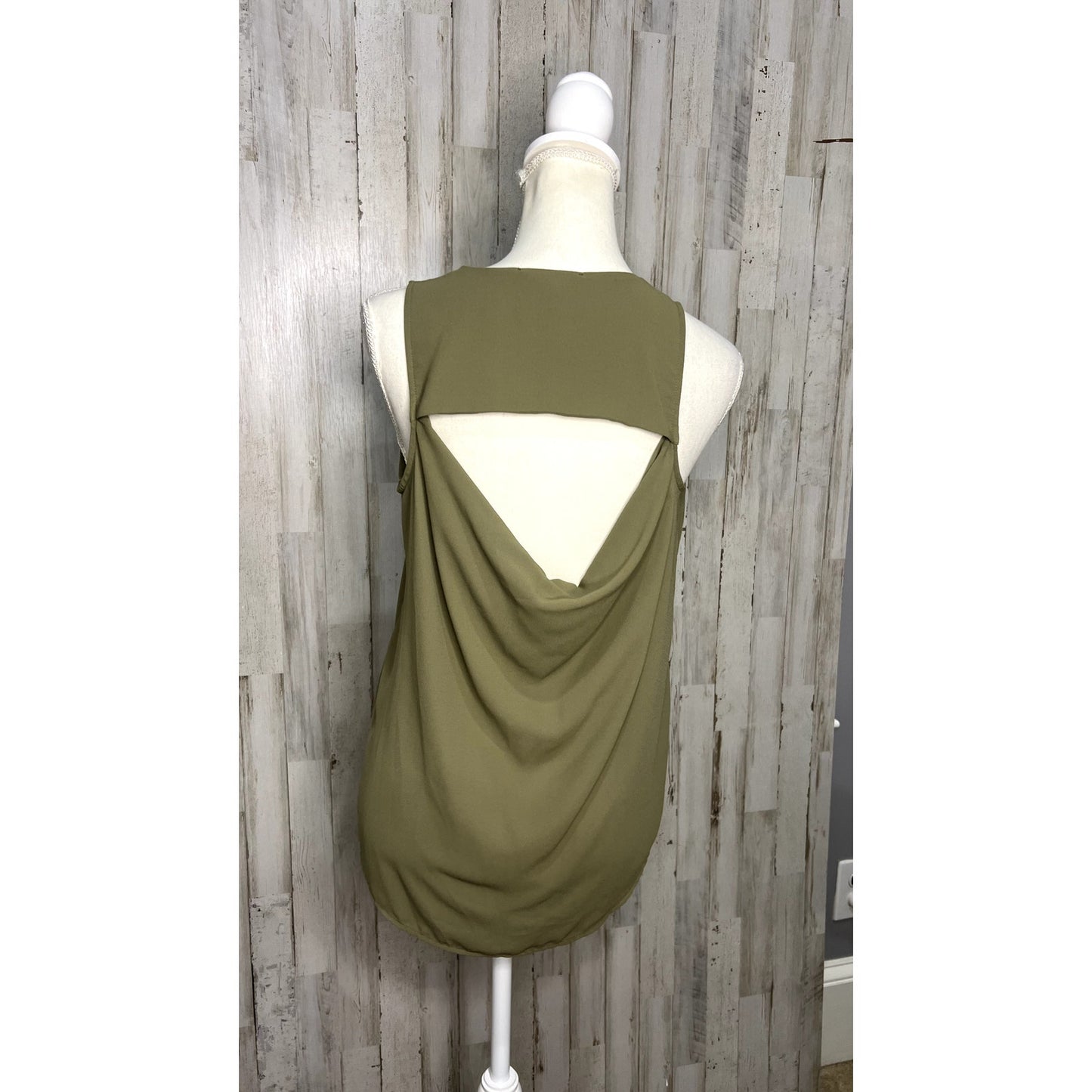 Banana Republic Women's Petite Sleeveless Blouse Olive Green Size Small