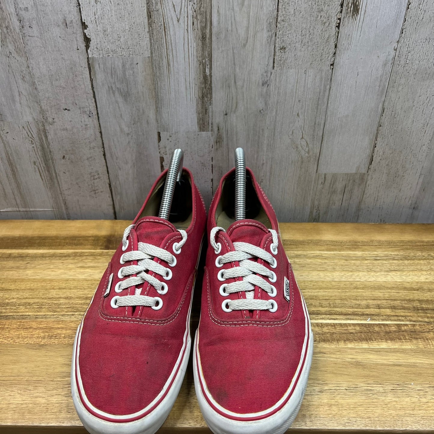 Vans Authentic Men's Size 7.0 Red Classic Canvas Lace-Up Low Top Skate Sneakers