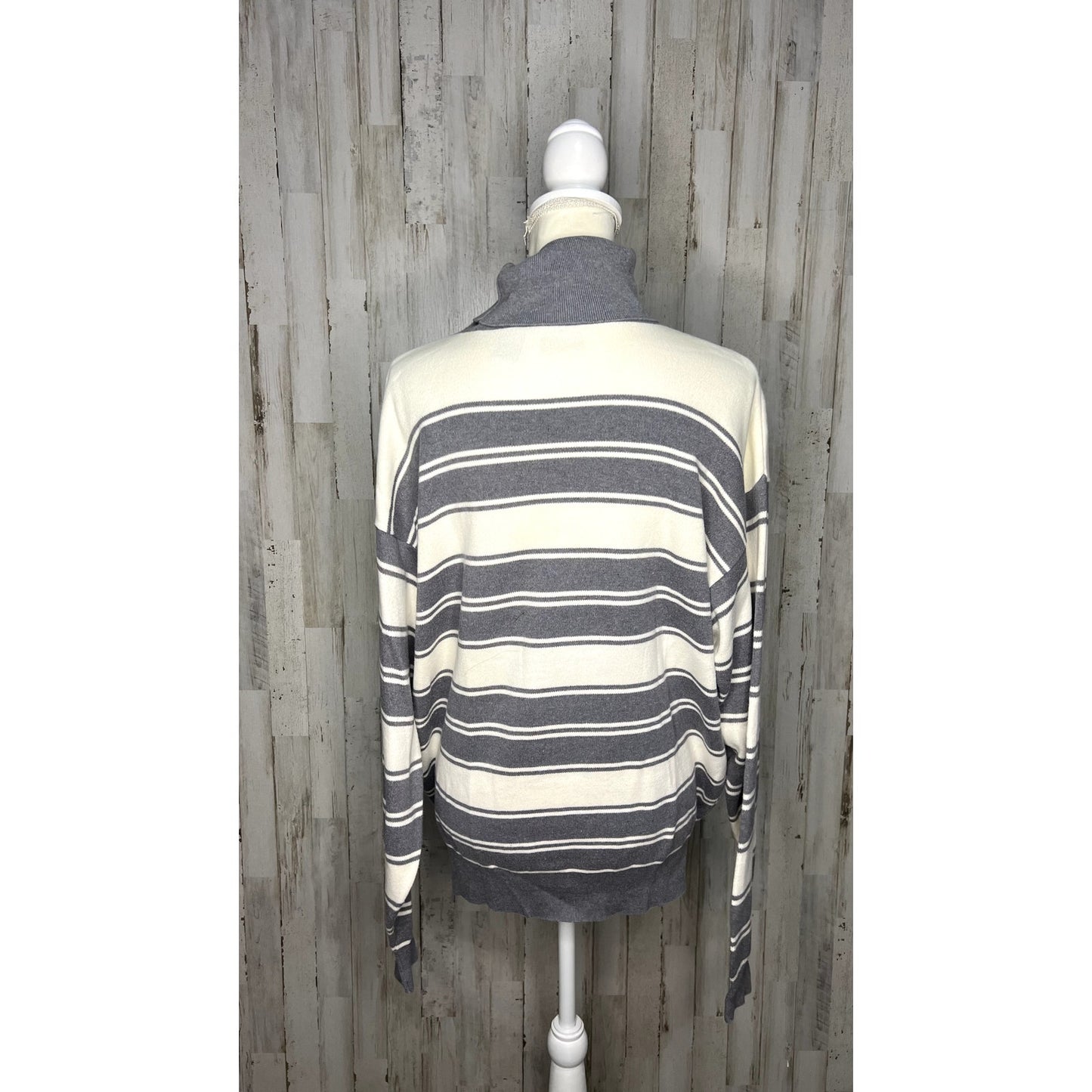 Vintage Lizsport Women's Striped Turtleneck Sweater Gray/White Medium