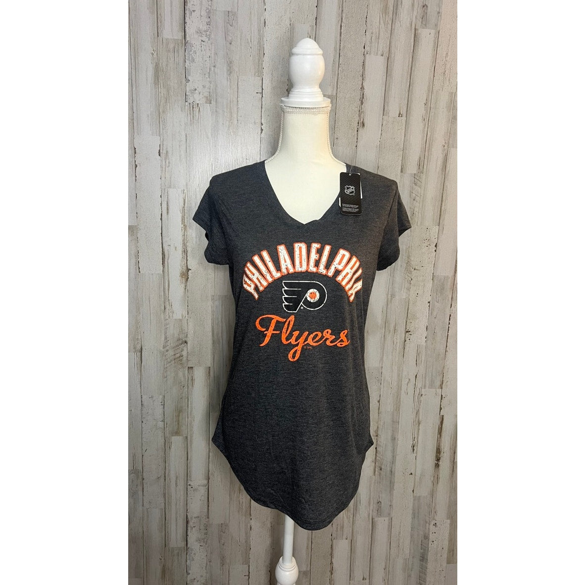 NWT Philadelphia Flyers Women's V-Neck T-Shirt Black Size Small NHL Official