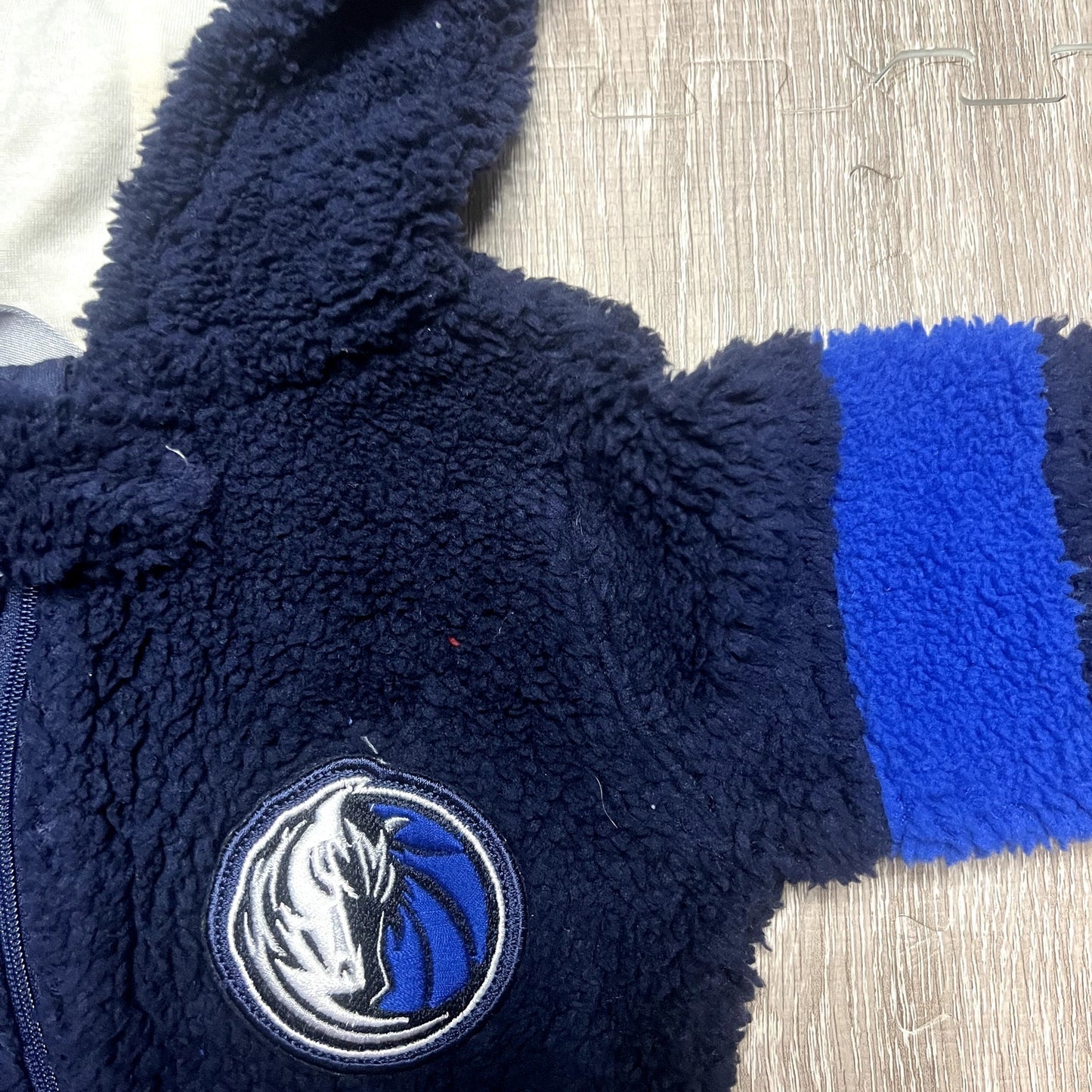 NBA Dallas Mavericks Baby Sherpa Sleeper Blue Onesie 0-3 Months