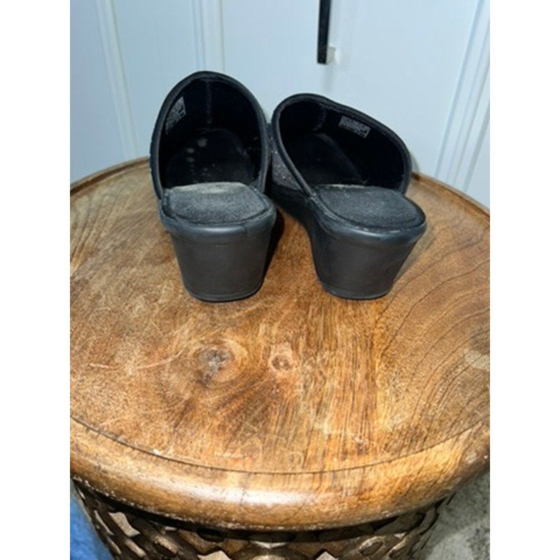 Women's Black Studded  Mules Size 10 Casual Chic Flats