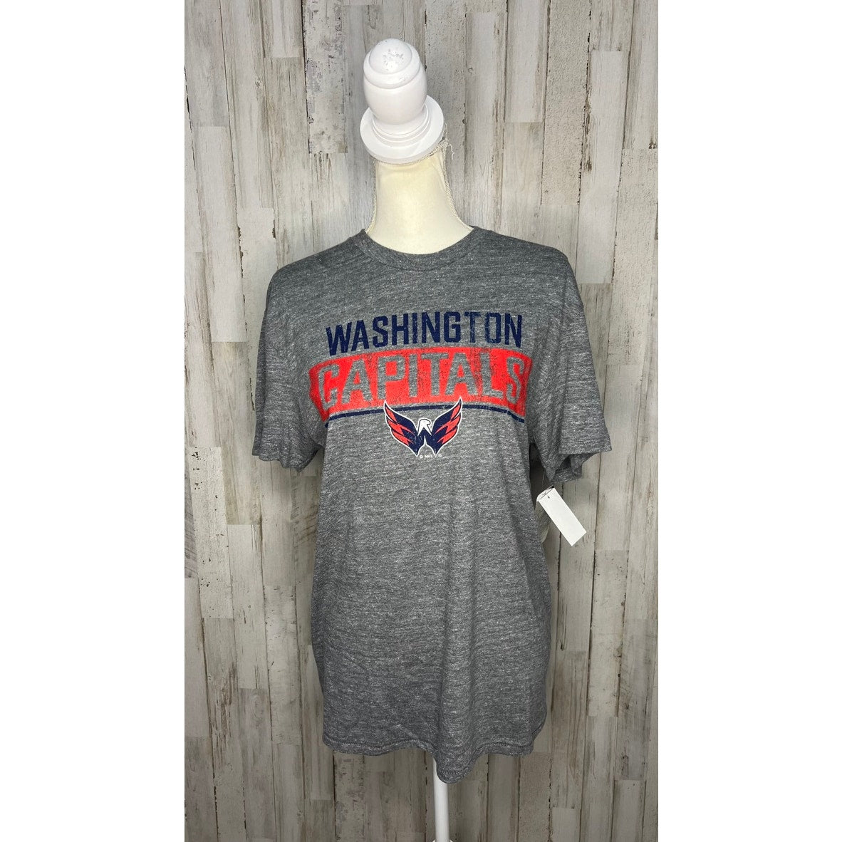 NWT Washington Capitals NHL Men's Size Medium Gray Logo Tee Shirt