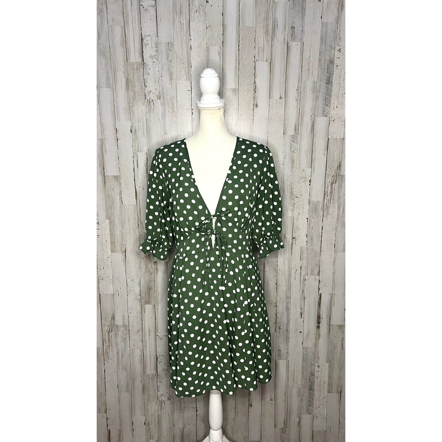 ASOS Women's Size 10 Green Polka Dot Tie Front Mini Tea Dress Short Sleeve