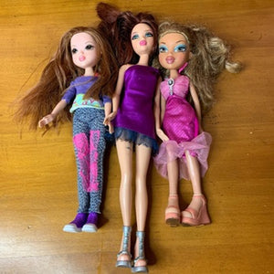 Lot of 3 Moxie Girlz Fashion Dolls w/ Outfits & Shoes