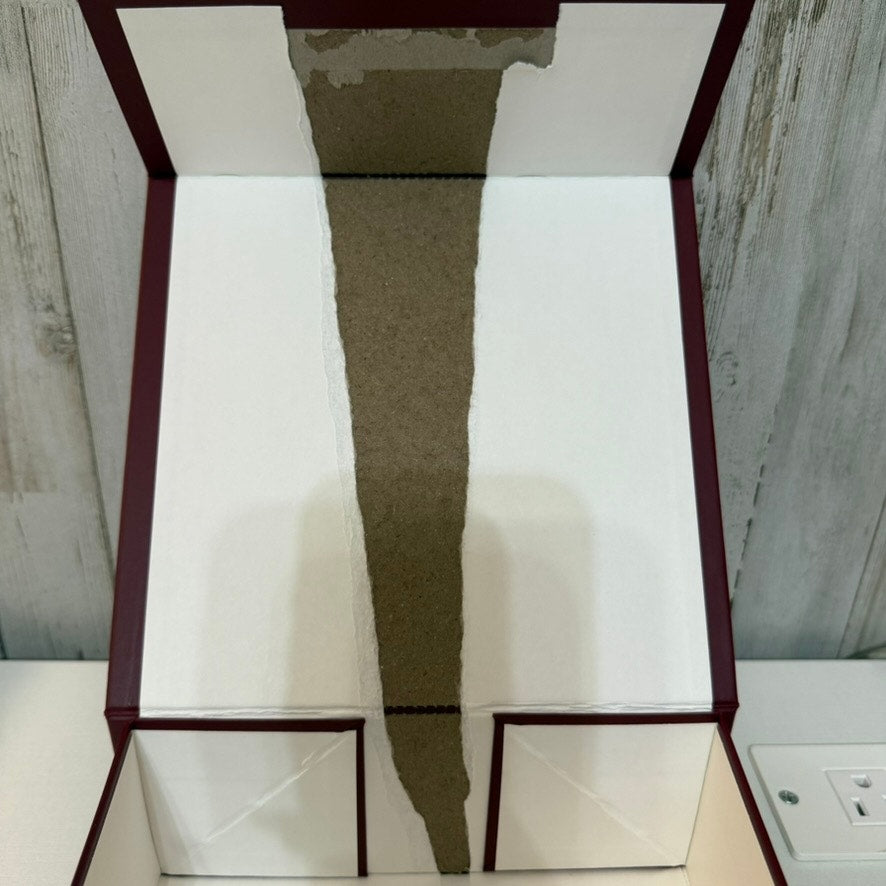 Gucci Burgundy Maroon Magnetic Gift Presentation Box w/ Lid Large White