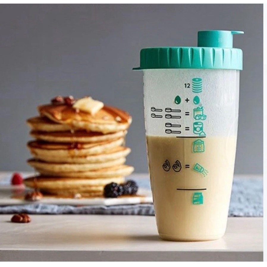 Pampered Chef Pancake Batter Shaker Waffle Mixer Bottle w/ Mixing Ball