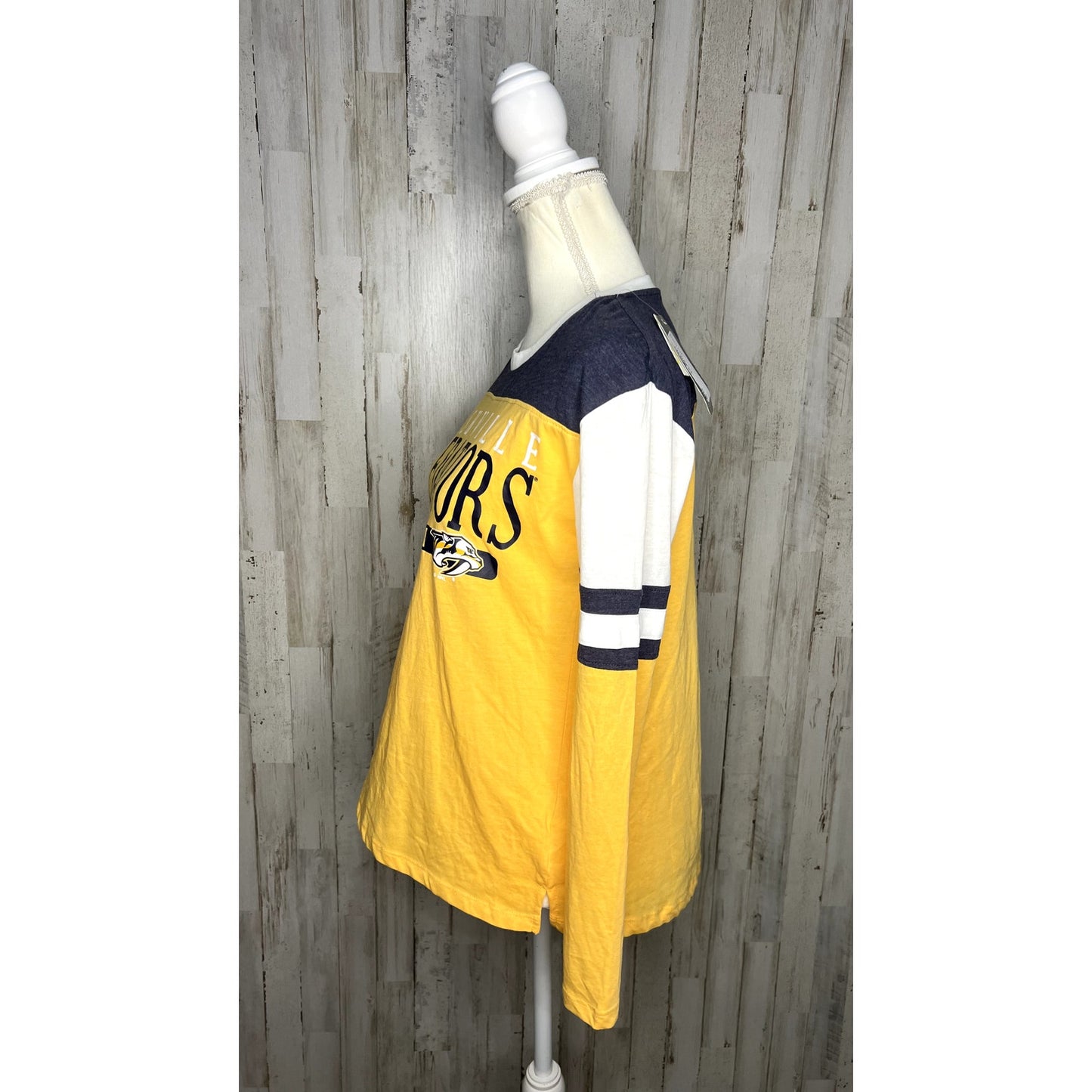 NWT NHL Nashville Predators Women's Size Small Long Sleeve Lightweight Top