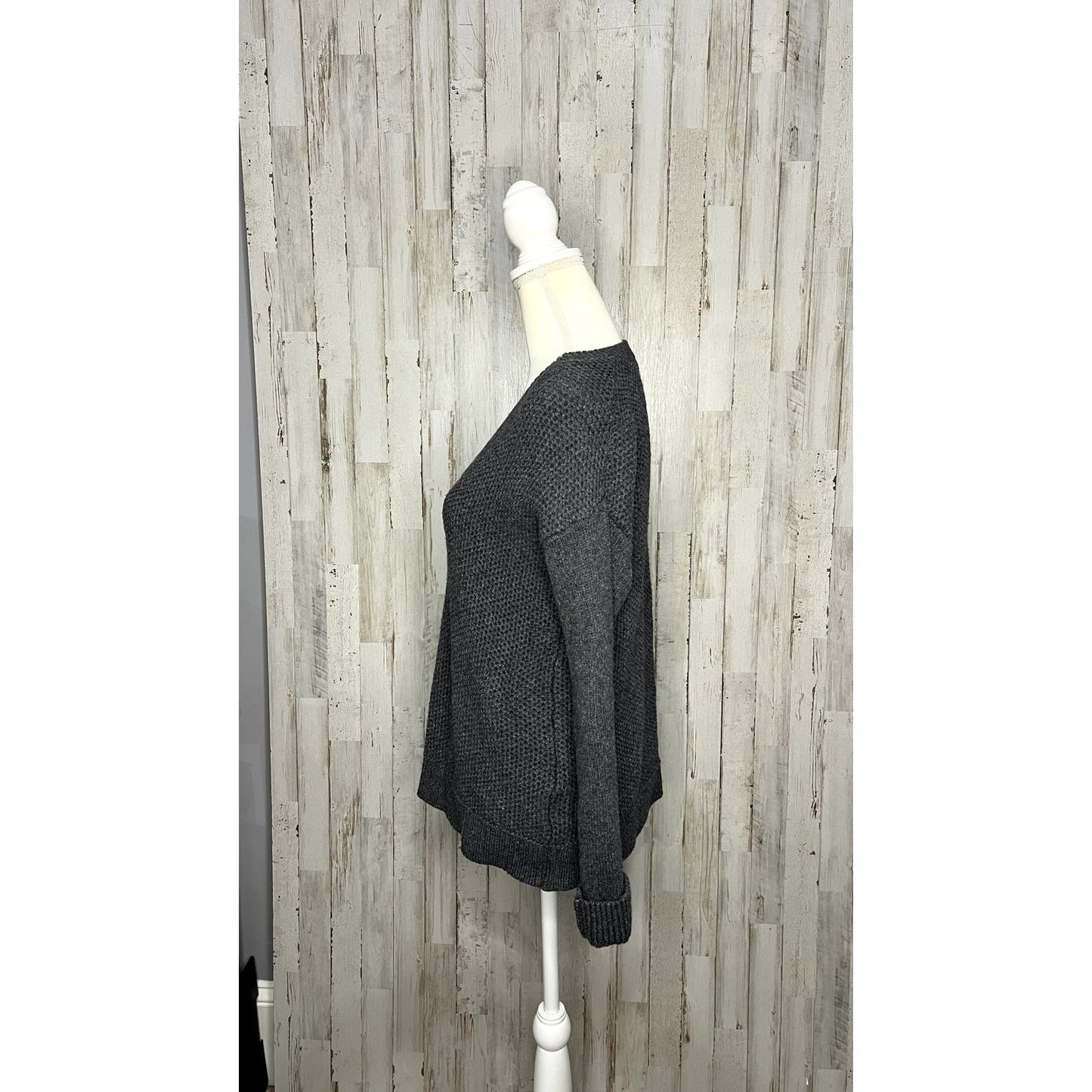 Banana Republic Women's V-Neck Knit Gray Pullover Sweater Size Small