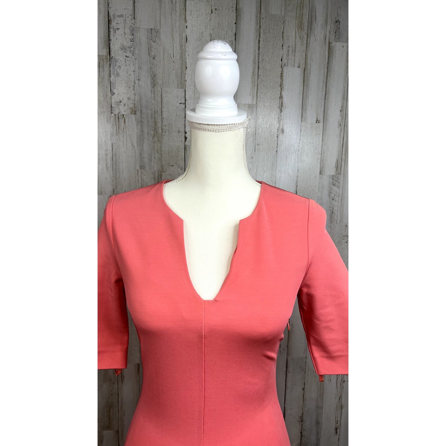 Diane von Furstenberg Coral Fitted Knee Length Dress Size 2 Short Sleeve