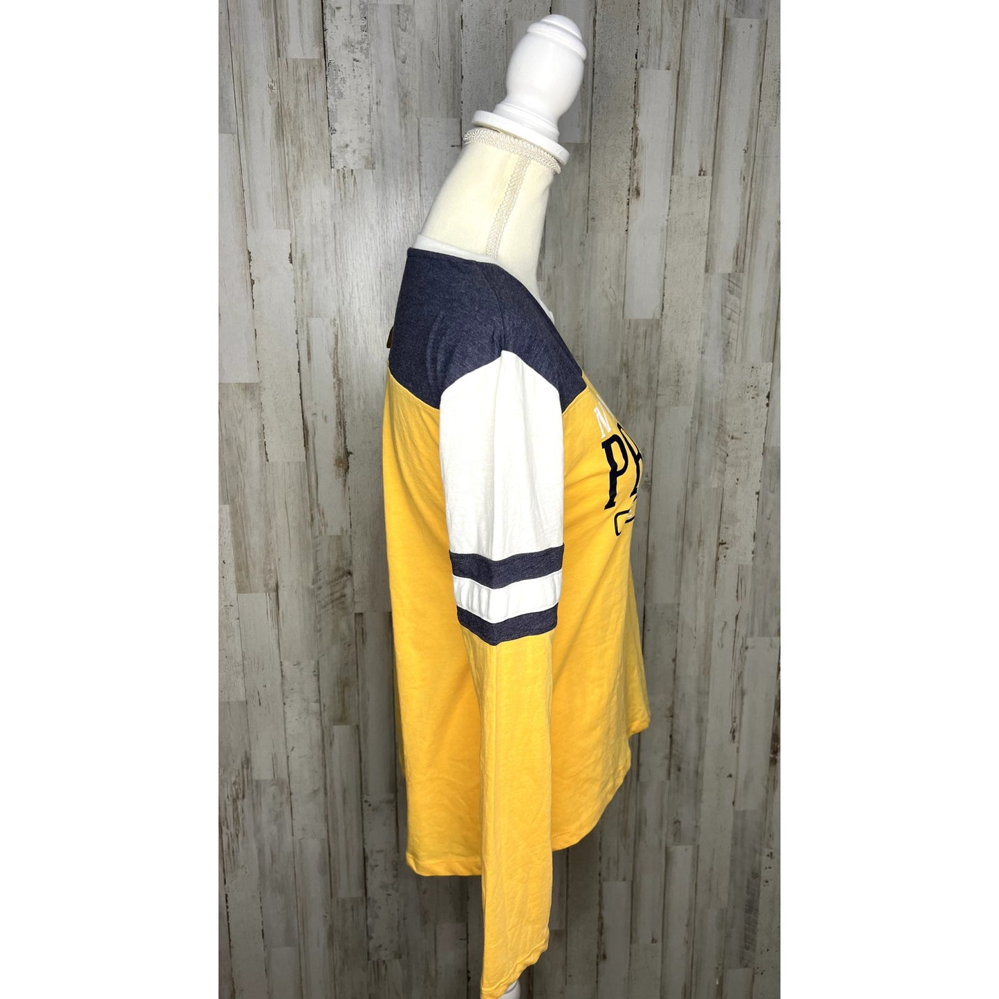 NWT NHL Nashville Predators Women's Size Small Long Sleeve Lightweight Top