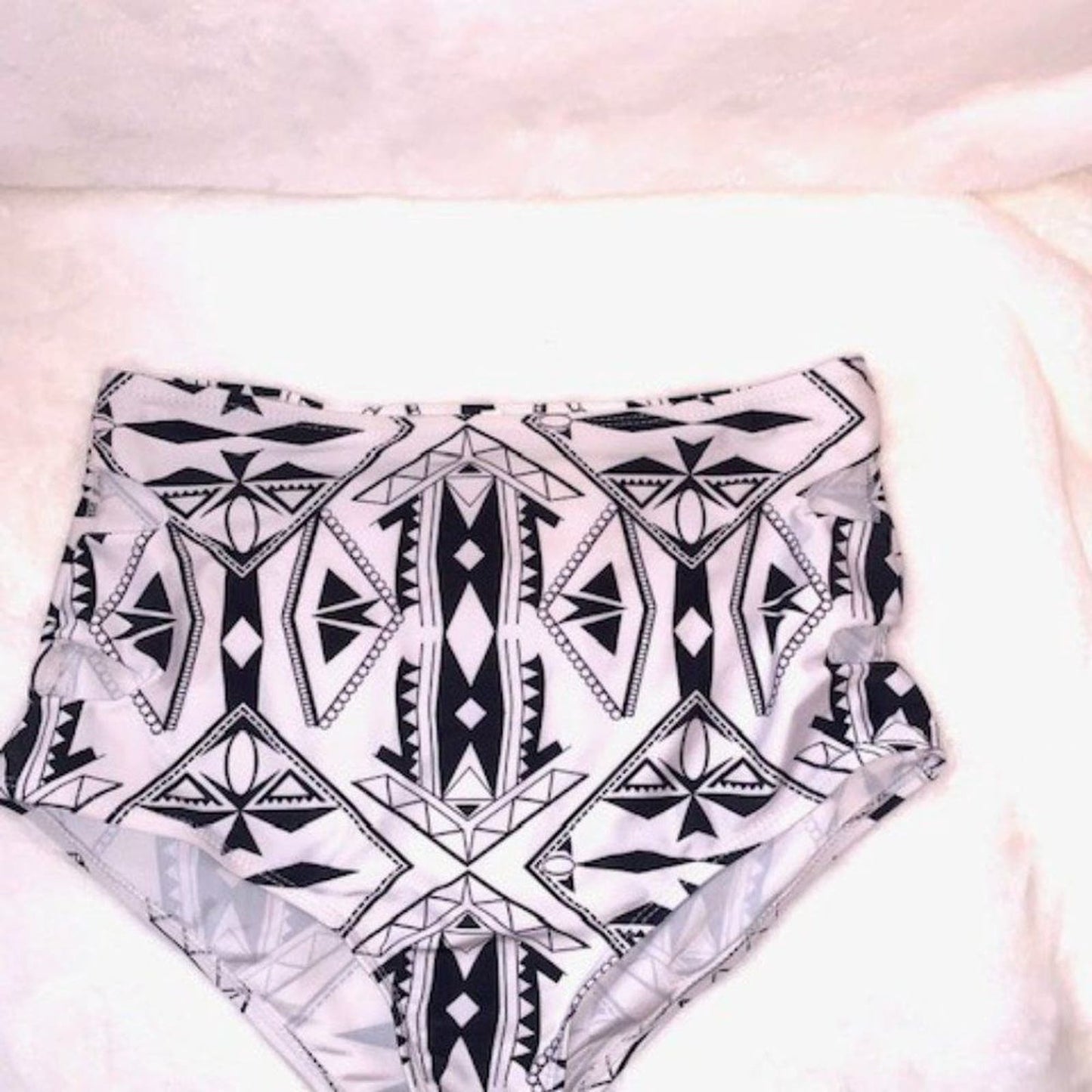 Set 2 No Boundaries High Waisted bikini bottoms L