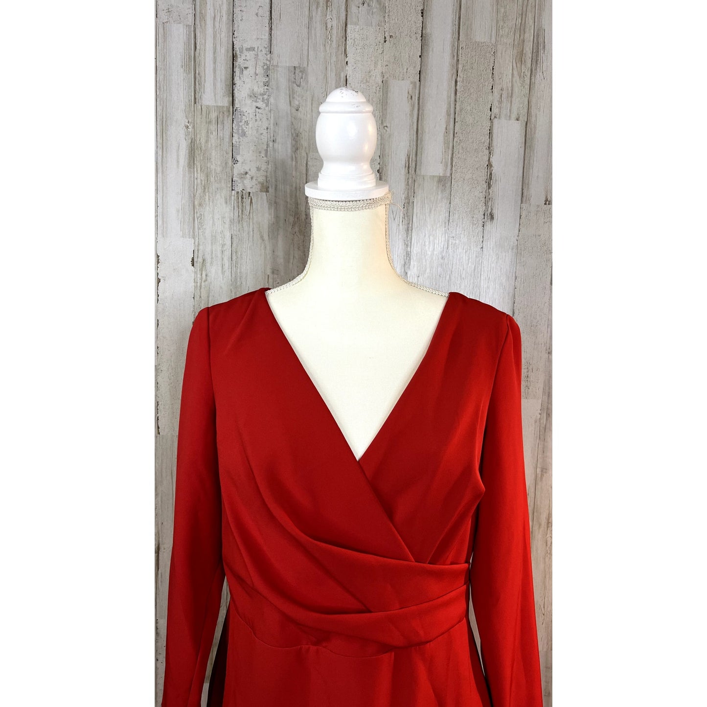 Lauren Ralph Lauren Women's Size 8 Red V-Neck Knee Length Long Sleeve Dress