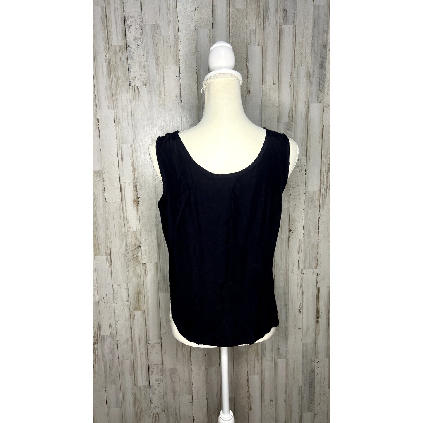 Vintage Langtry Women's Medium Black Scoop Neck Lightweight Sleeveless Tank Top